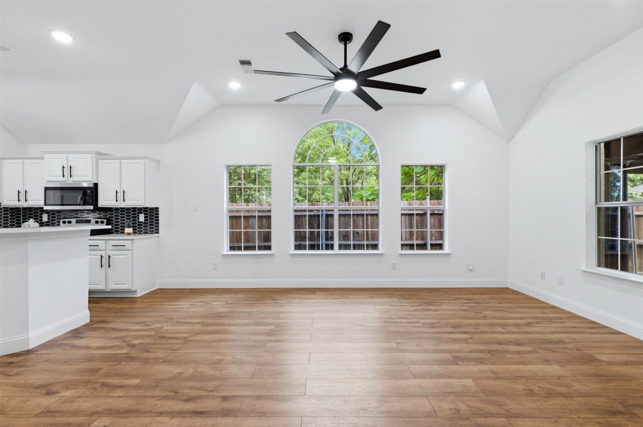 906 Oak Street Mckinney TX 75069