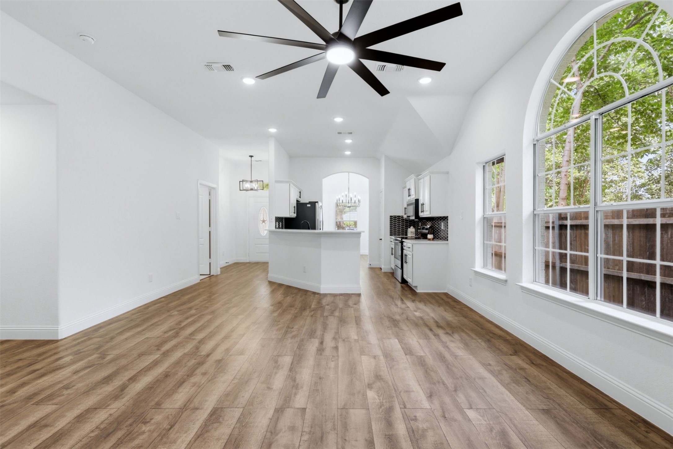 906 Oak Street Mckinney TX 75069