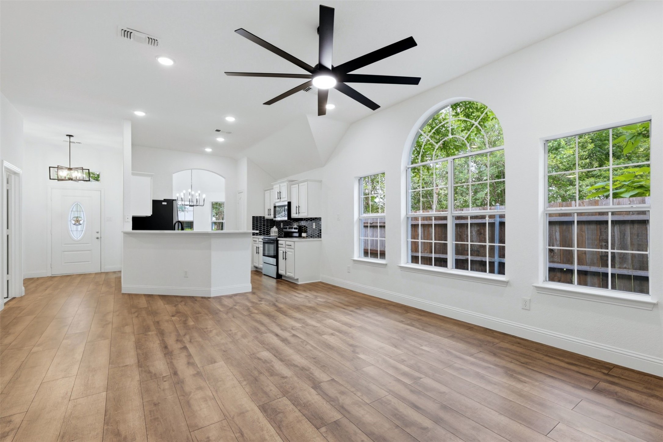 906 Oak Street Mckinney TX 75069