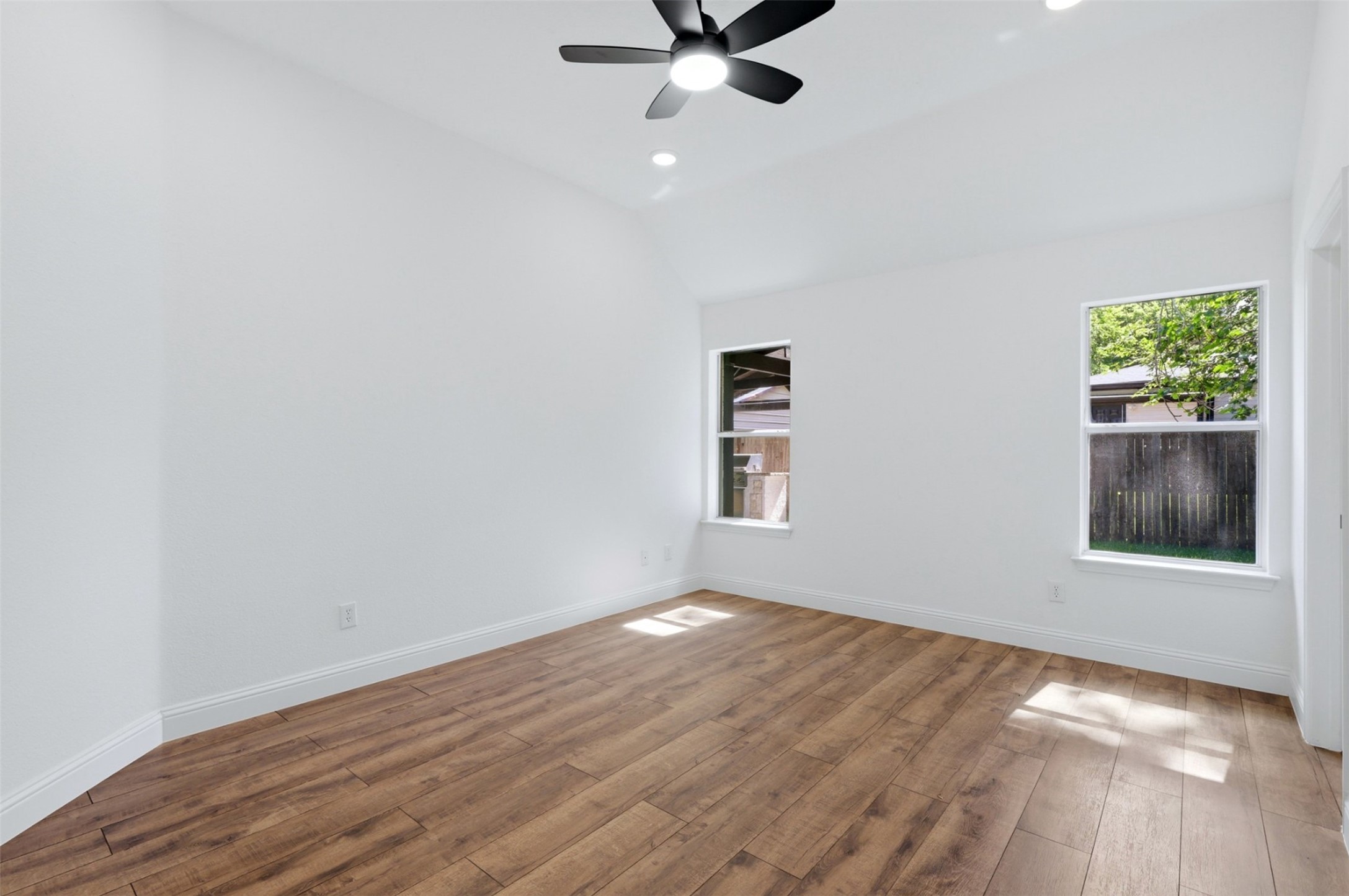 906 Oak Street Mckinney TX 75069