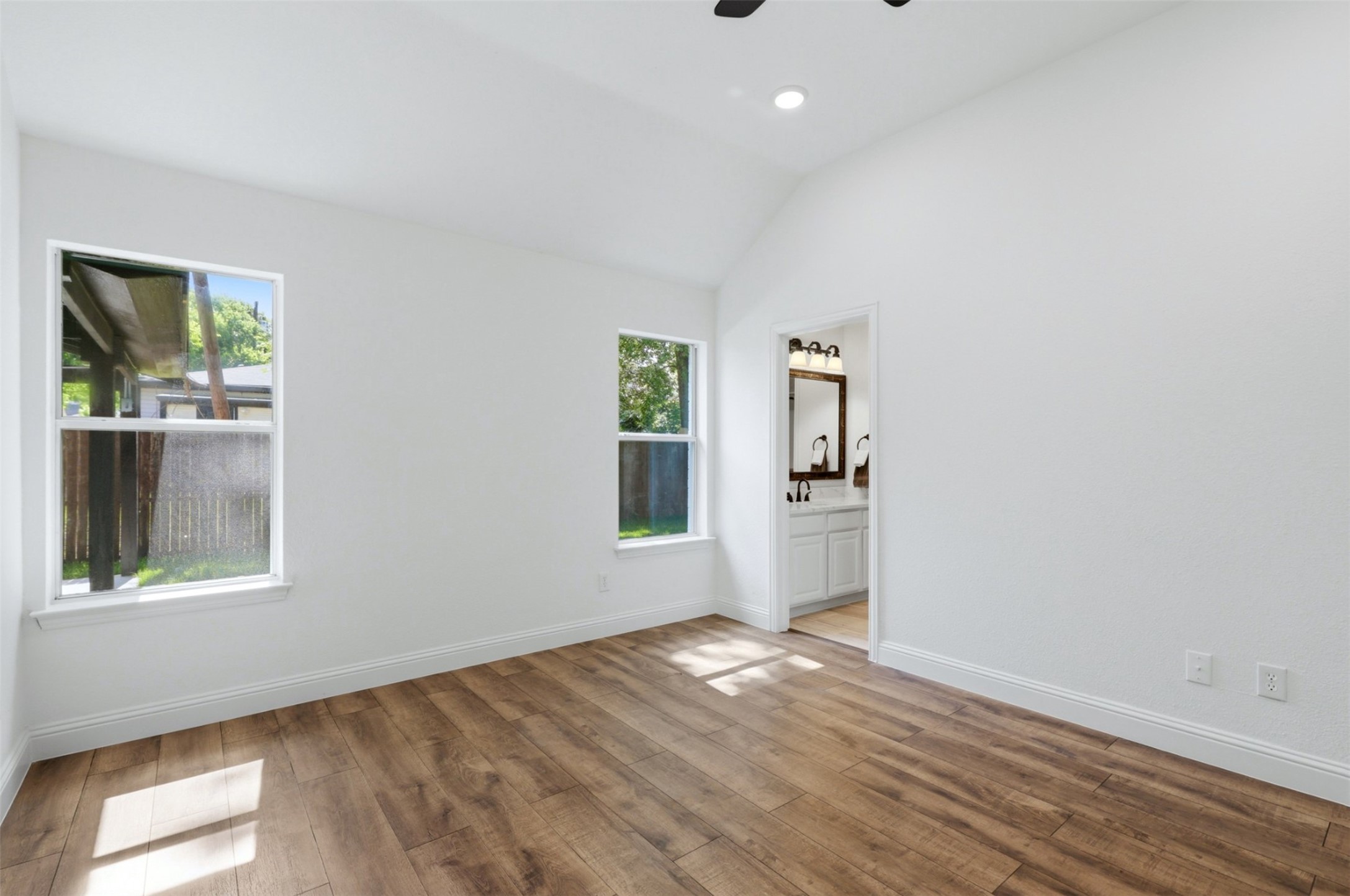 906 Oak Street Mckinney TX 75069