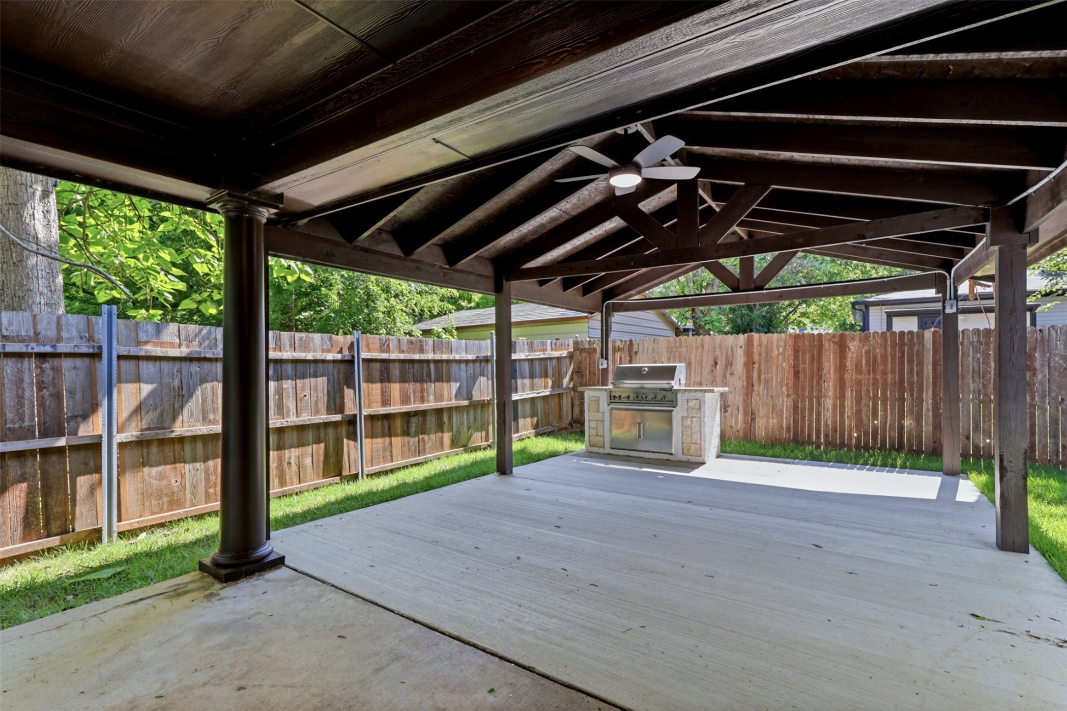 906 Oak Street Mckinney TX 75069