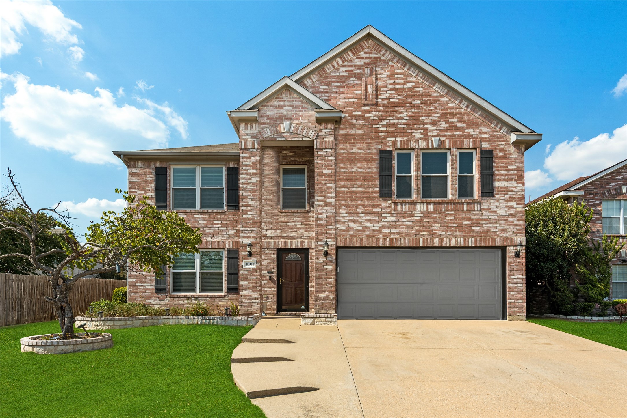 1801 St Lawrence Way Arlington TX 76002