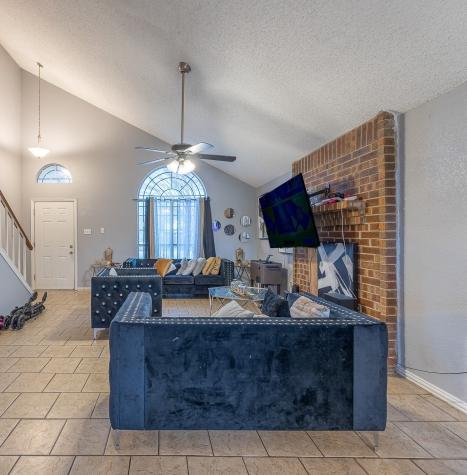 101 Chapel Creek Fort Worth TX 76108