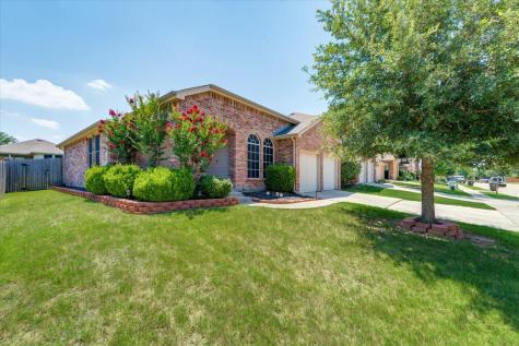 1032 Albatross Lane Aubrey TX 76227