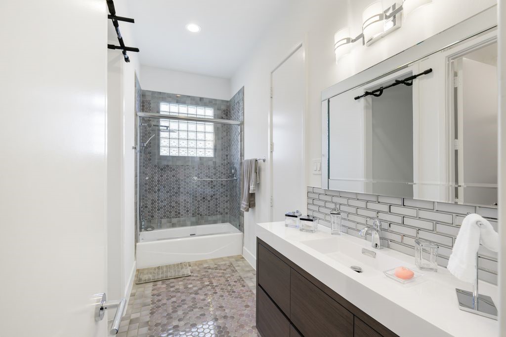 656 Timbercrest Circle Highland Village TX 75077