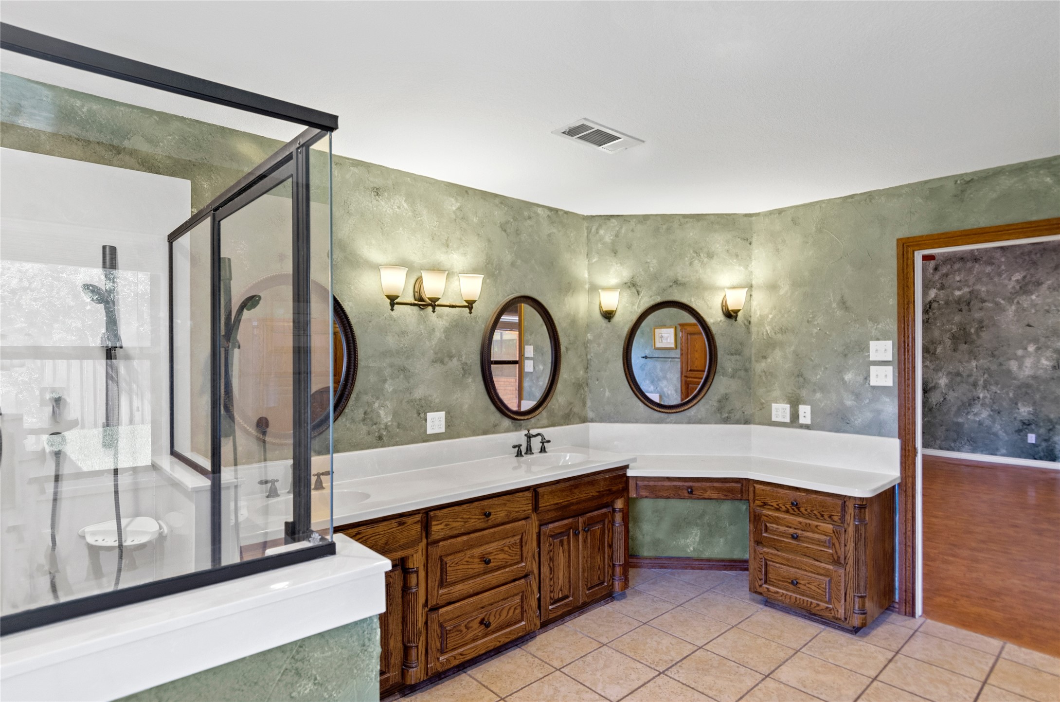 509 NW Mound Street Burleson TX 76028