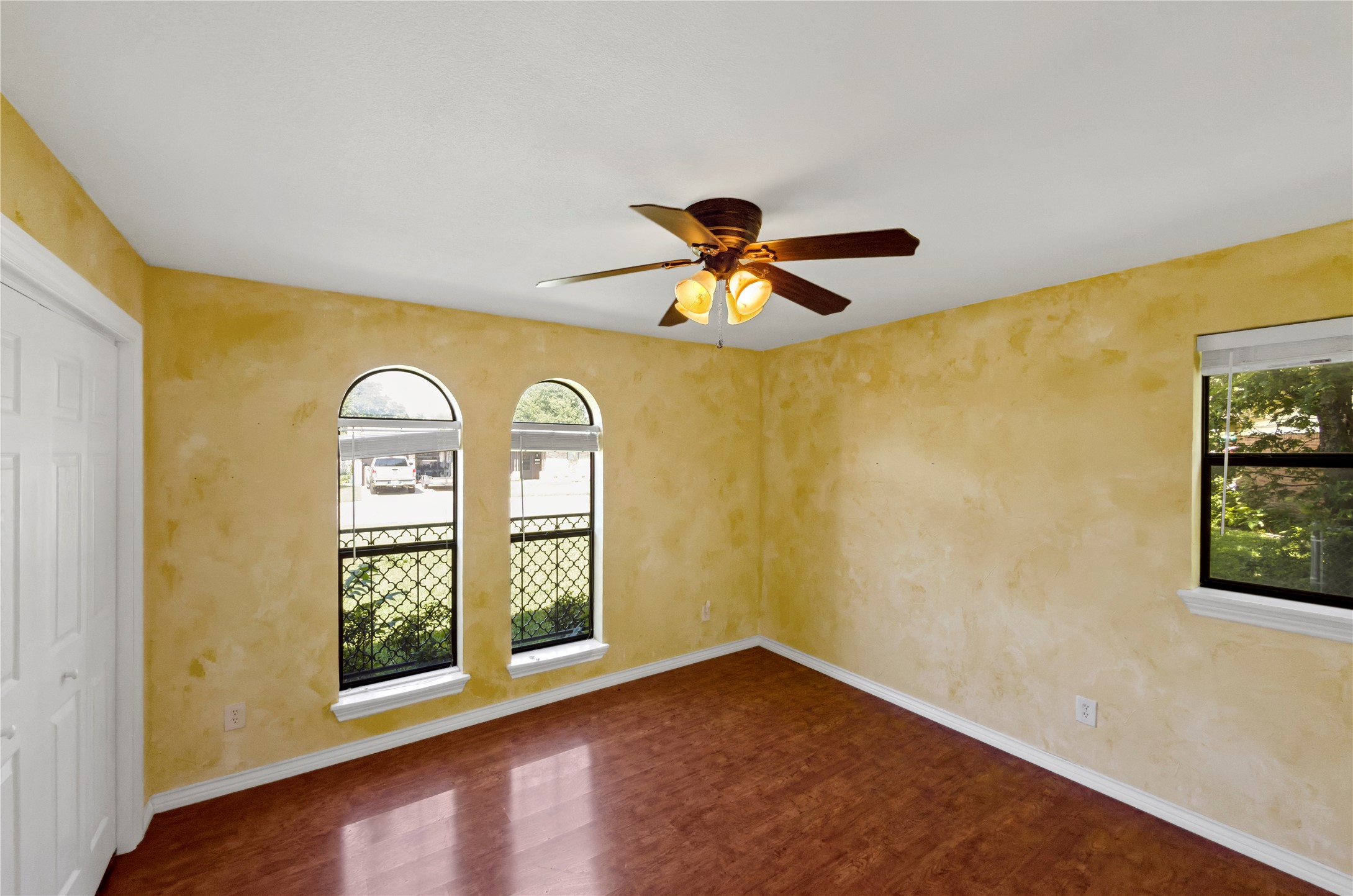 509 NW Mound Street Burleson TX 76028