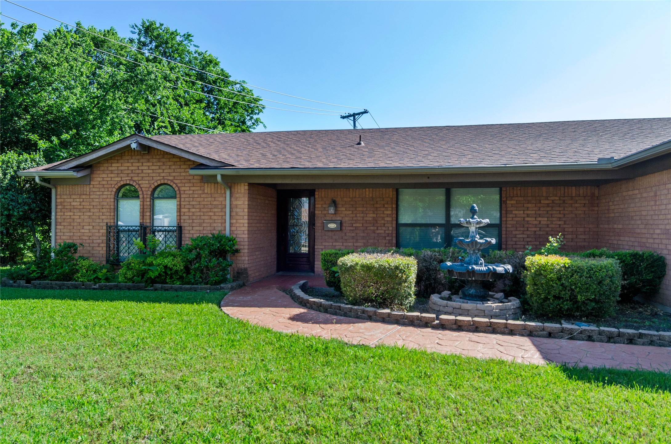 509 NW Mound Street Burleson TX 76028
