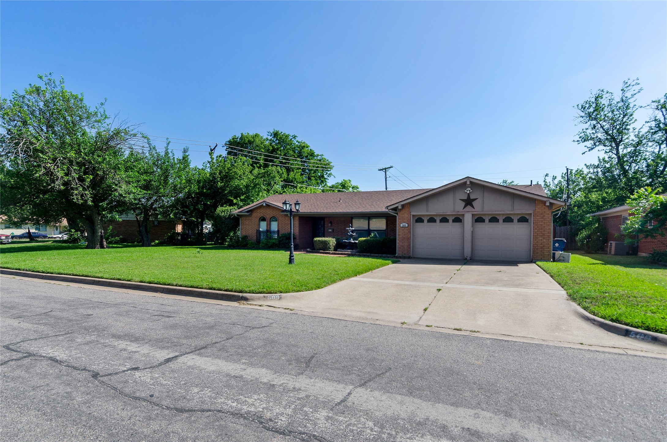 509 NW Mound Street Burleson TX 76028