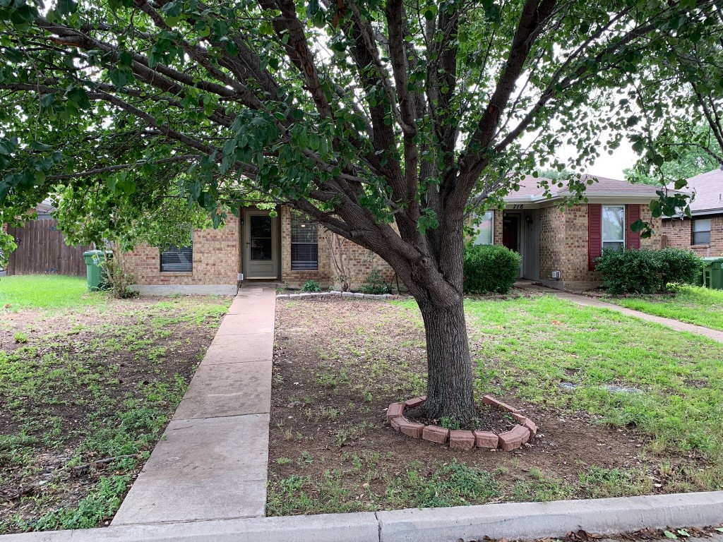 720 Cory Street Grapevine TX 76051