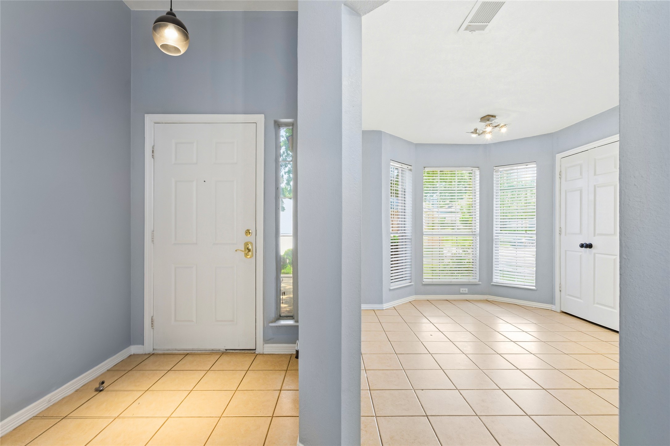 5503 Alta Verde Circle Arlington TX 76017