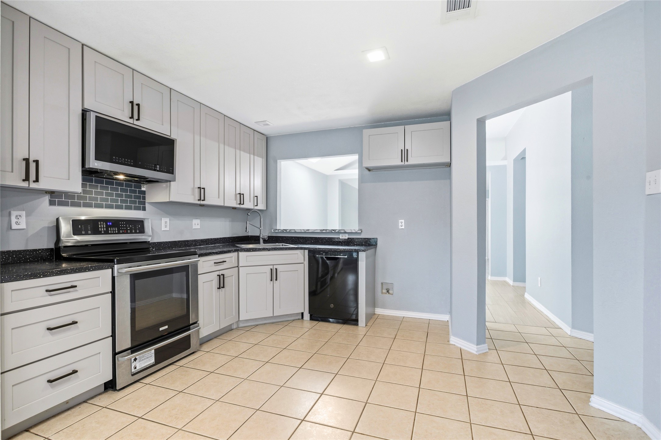 5503 Alta Verde Circle Arlington TX 76017