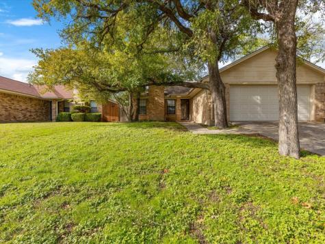 1528 Hollowbrook Court Fort Worth TX 76103