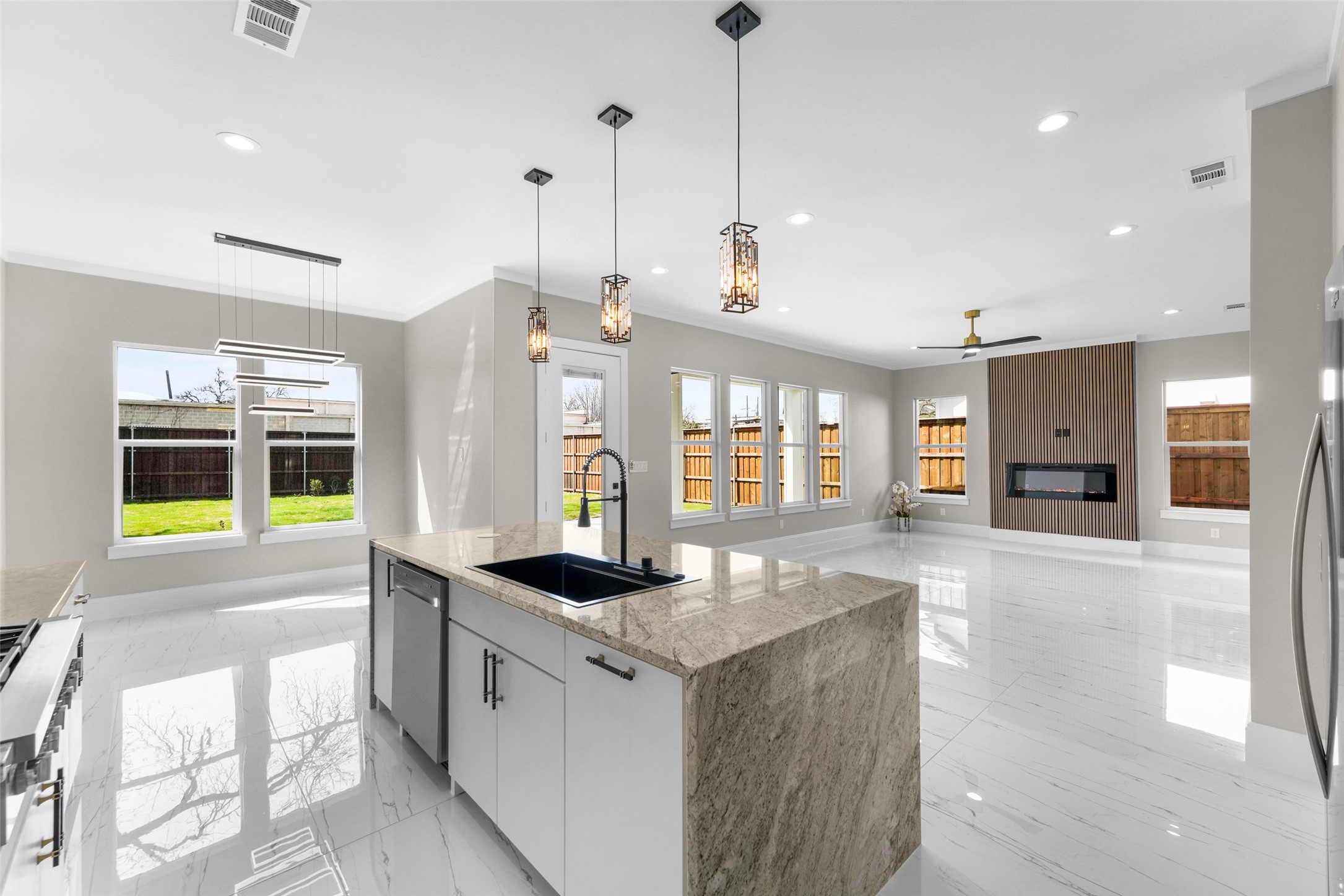 707 Buckalew Street Dallas TX 75208
