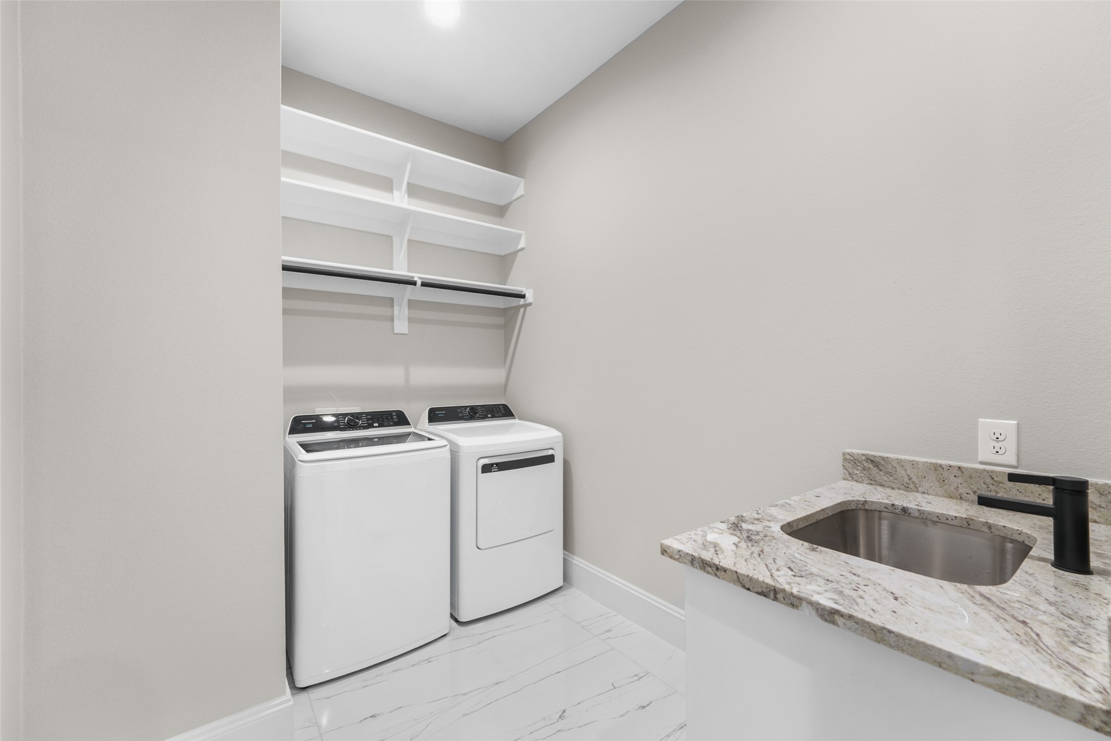 707 Buckalew Street Dallas TX 75208