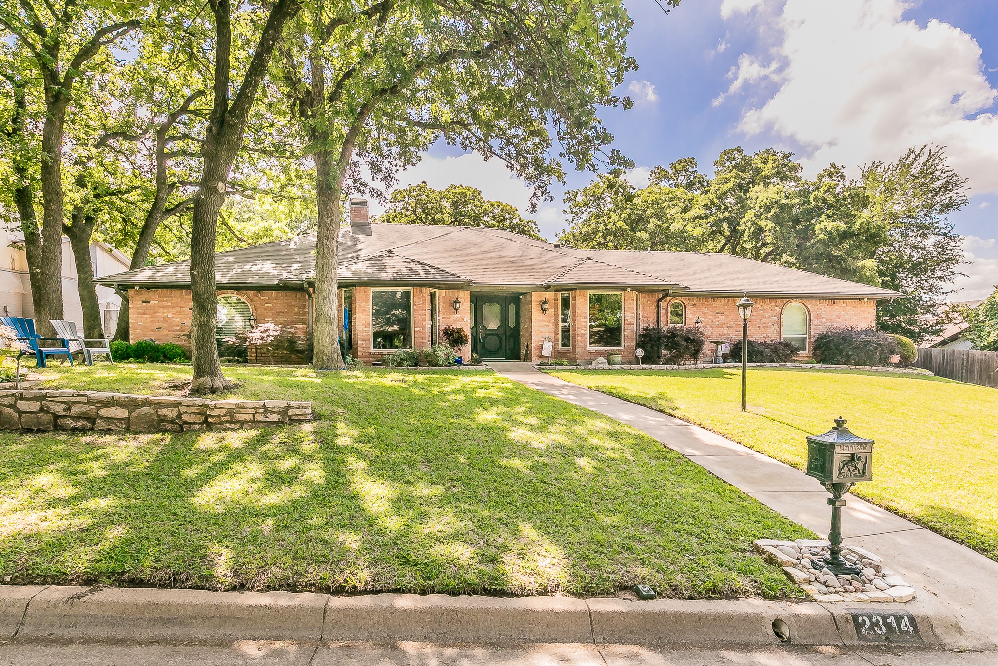 2314 Wakeforest Court Arlington TX 76012