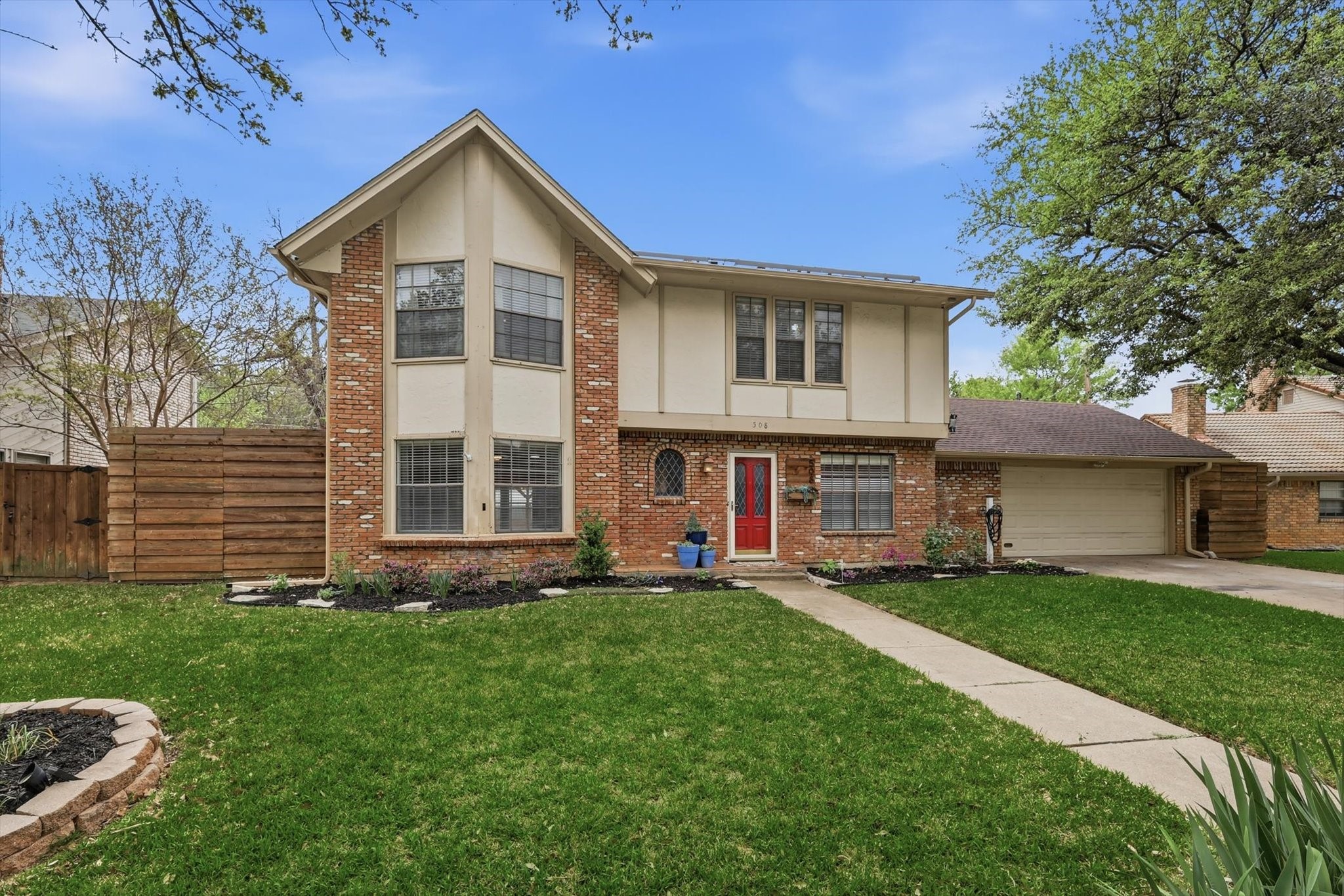 508 Country Green Lane Arlington TX 76011