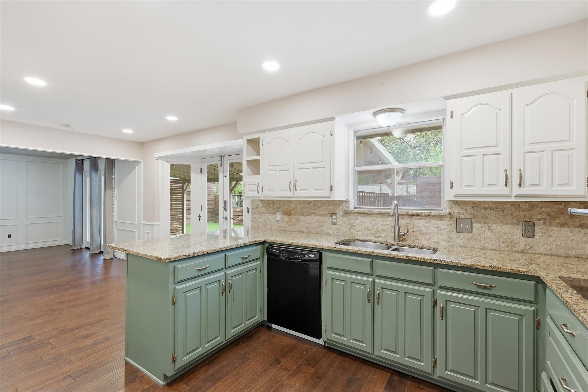 508 Country Green Lane Arlington TX 76011