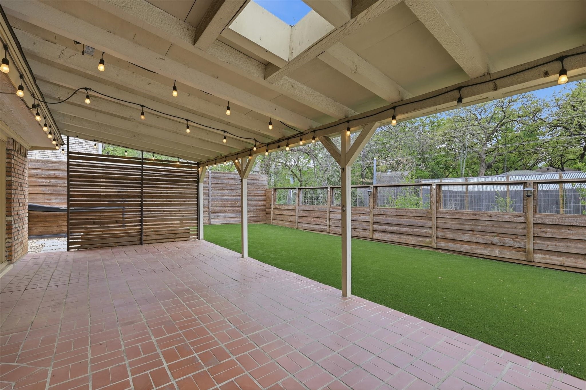 508 Country Green Lane Arlington TX 76011