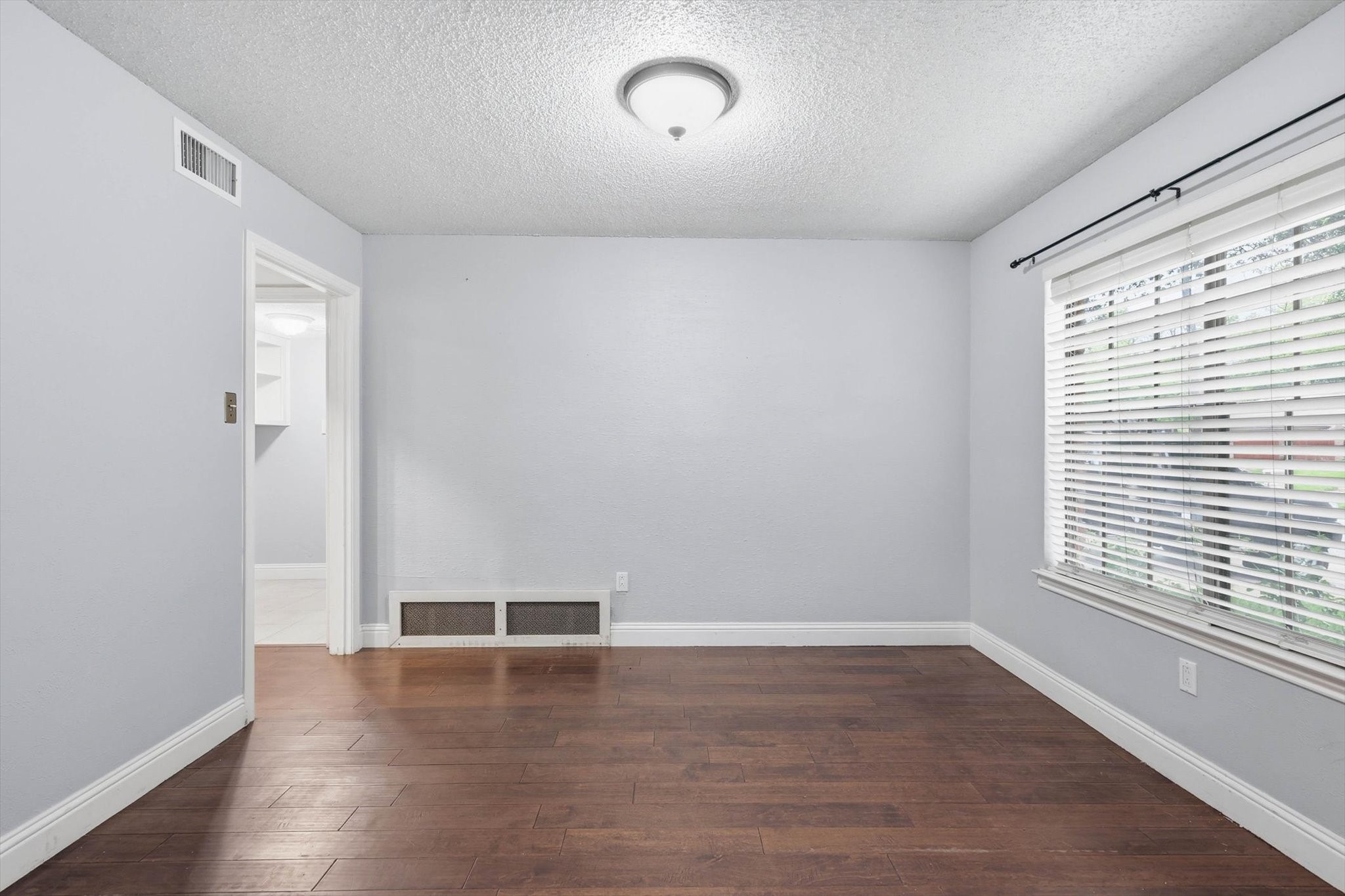508 Country Green Lane Arlington TX 76011
