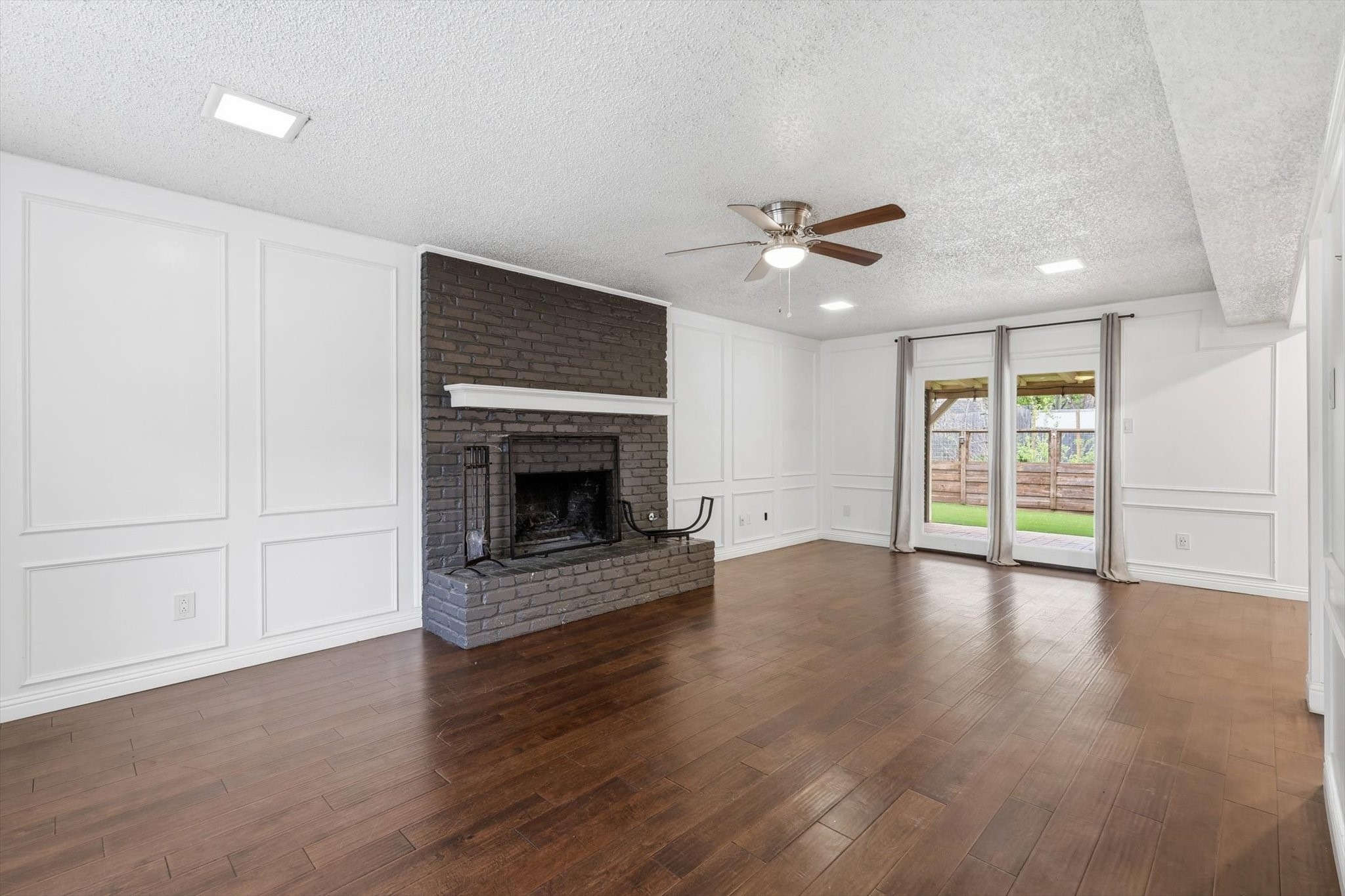 508 Country Green Lane Arlington TX 76011