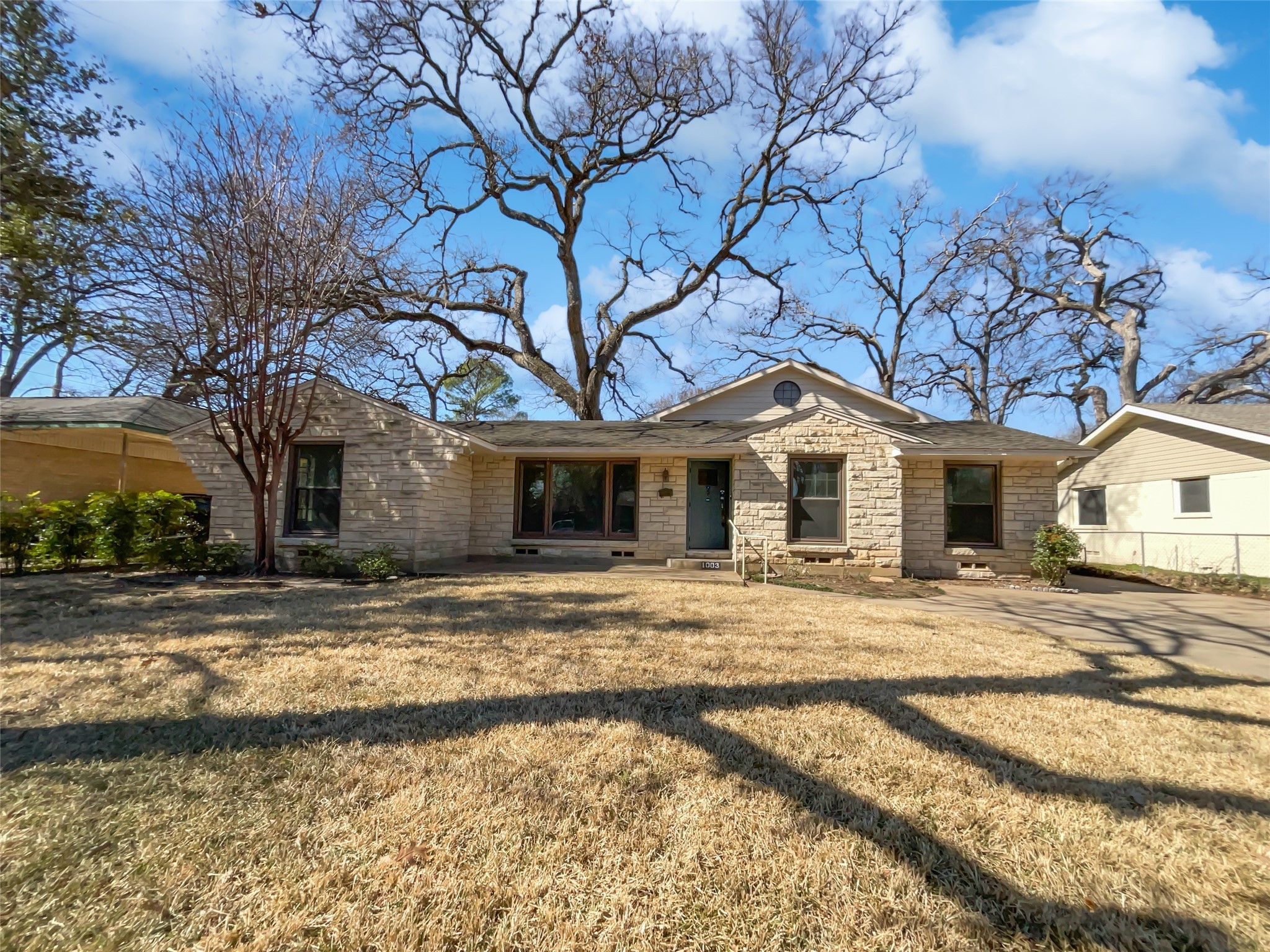 1003 S Britain Road Irving TX 75060