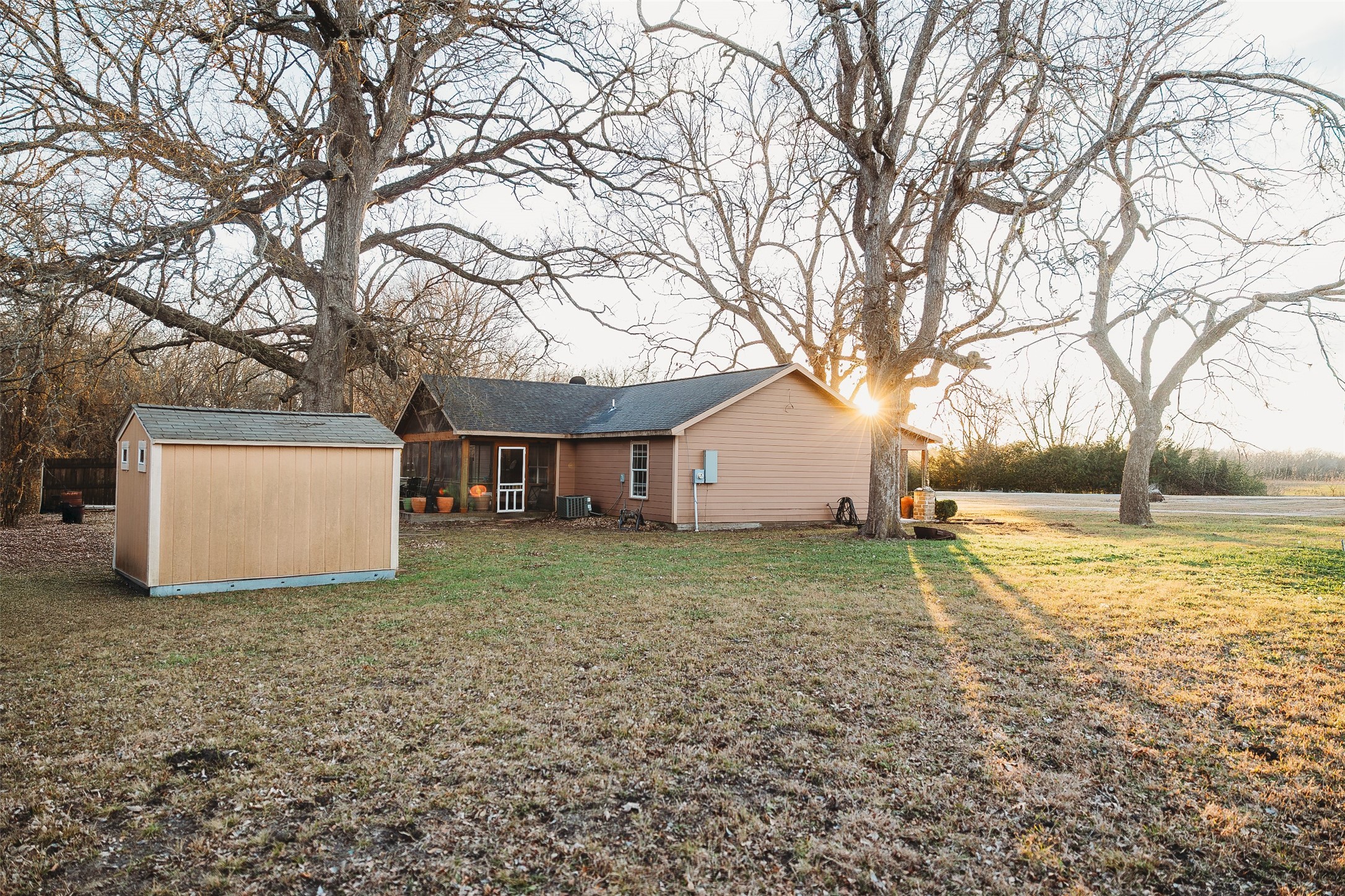 6078 E Line Road Whitewright TX 75491