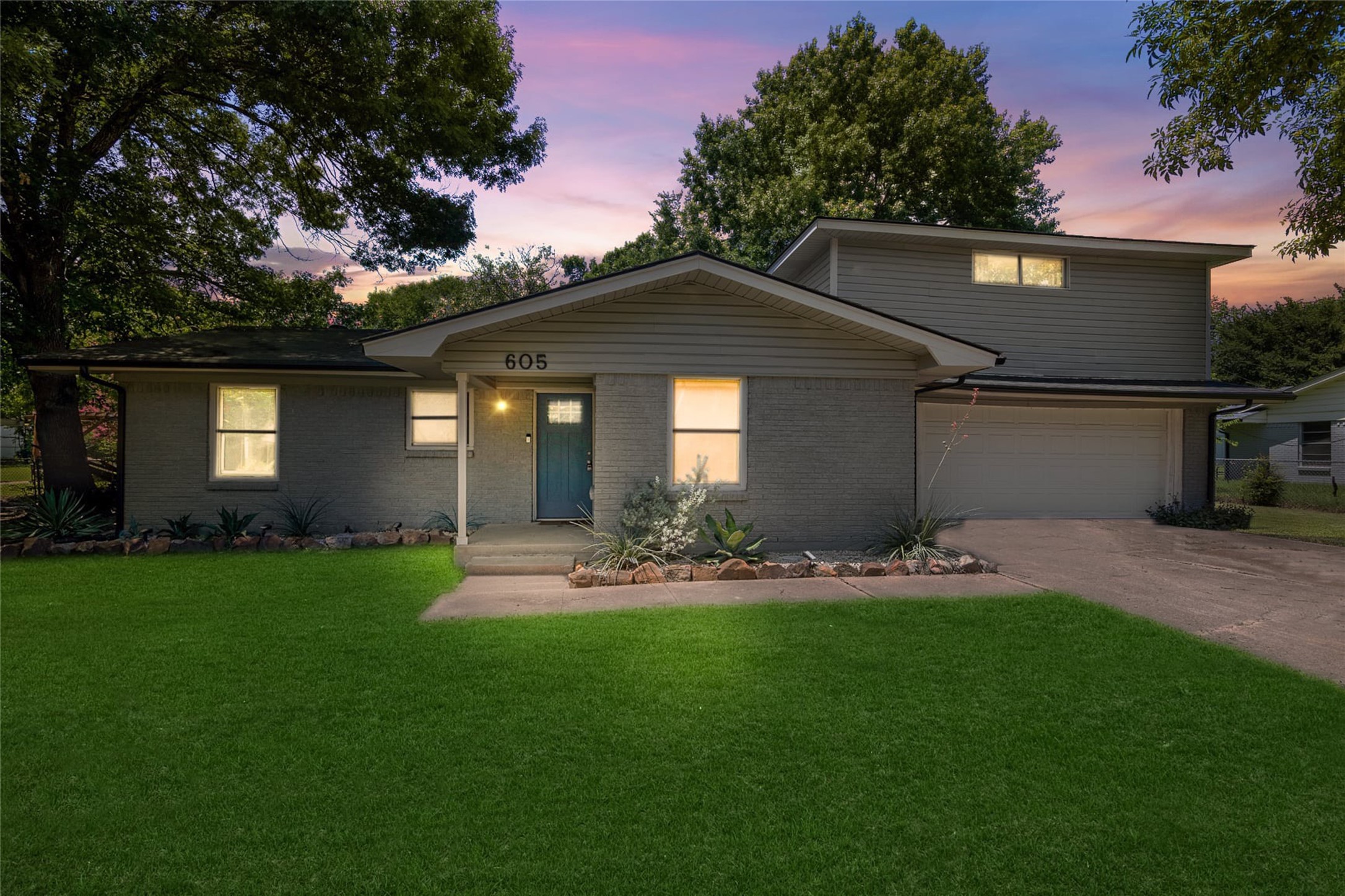 605 Loma Alta Street Ennis TX 75119