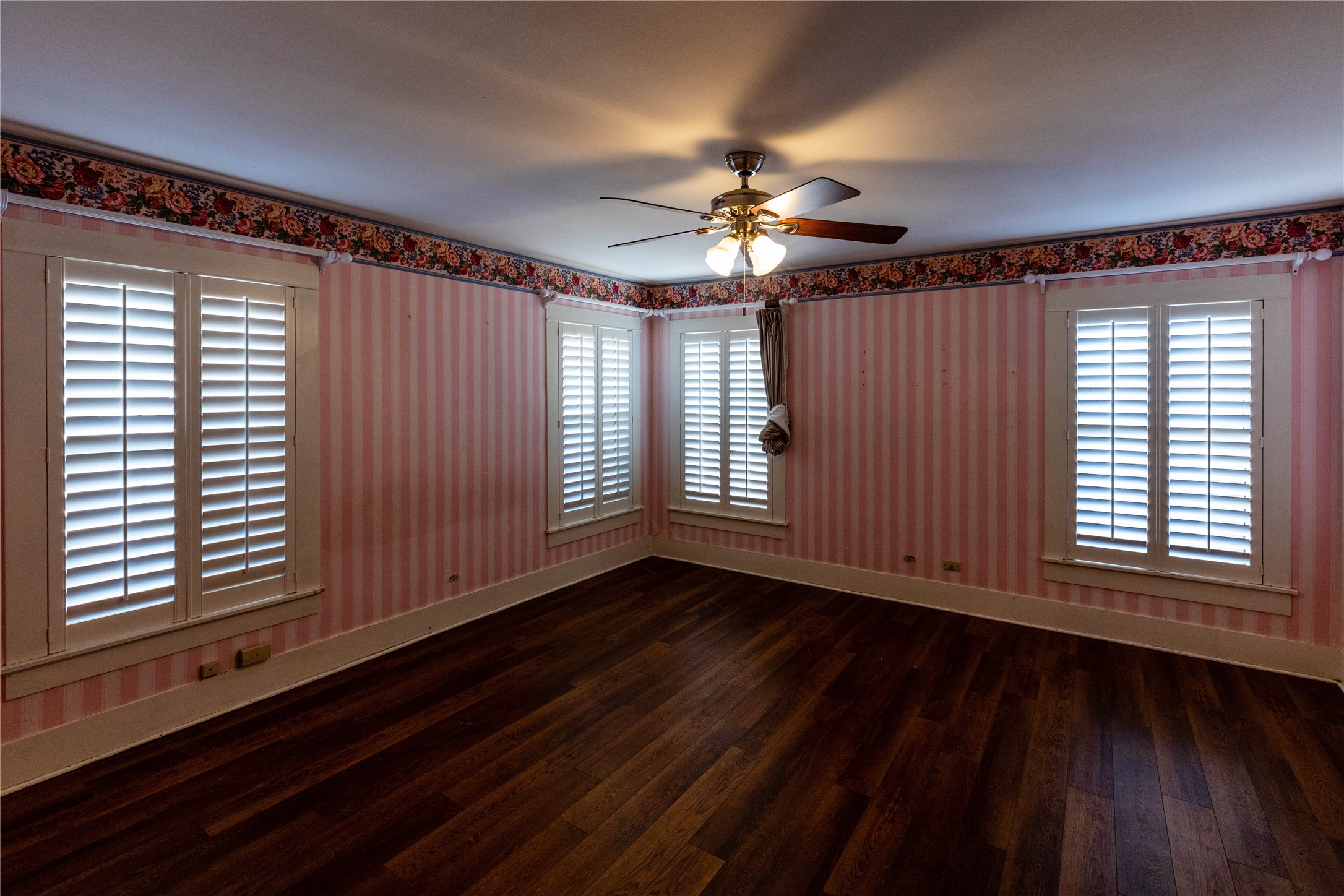 602 E Beauregard Street Rotan TX 79546