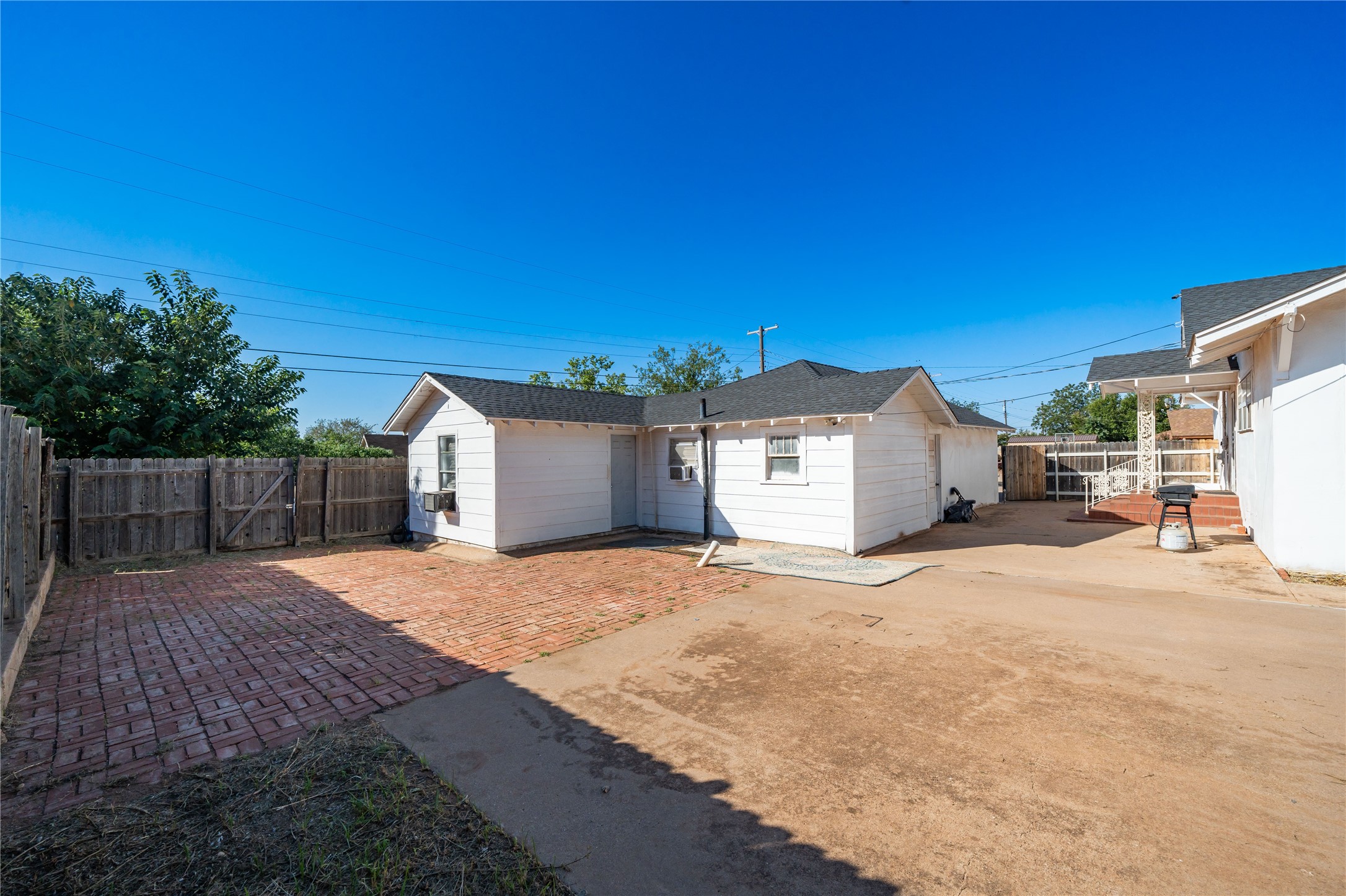 602 E Beauregard Street Rotan TX 79546