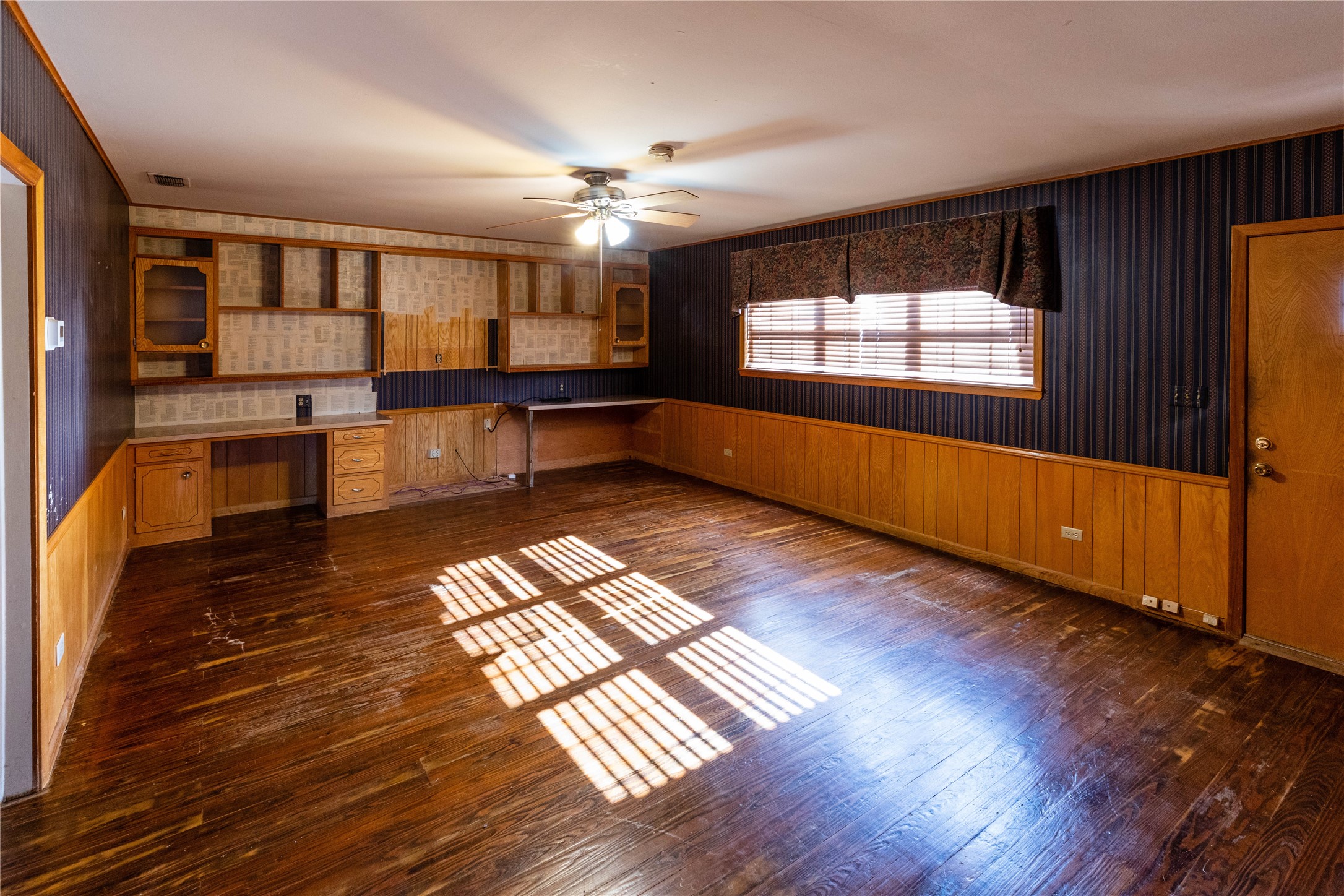 602 E Beauregard Street Rotan TX 79546