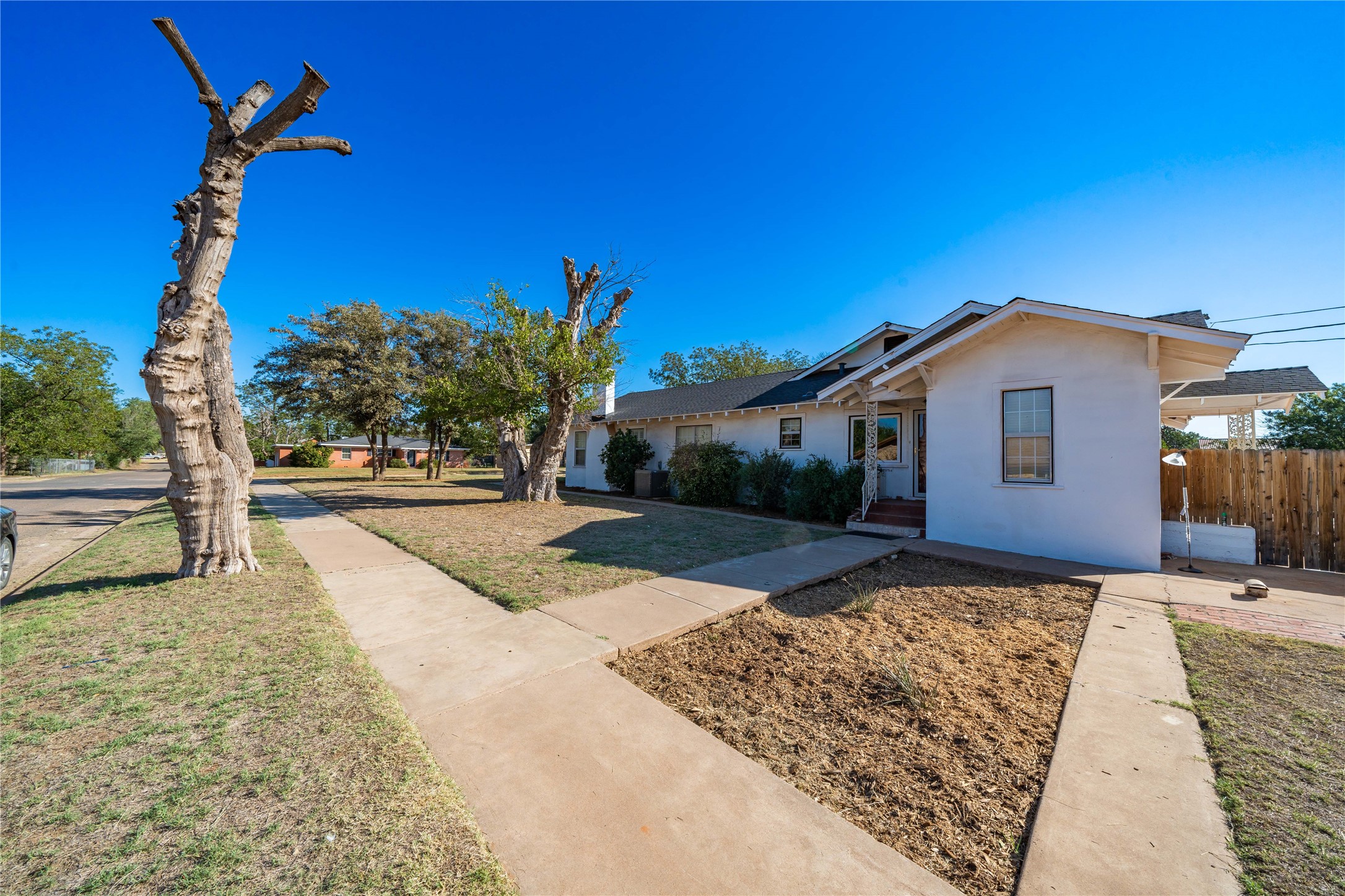 602 E Beauregard Street Rotan TX 79546
