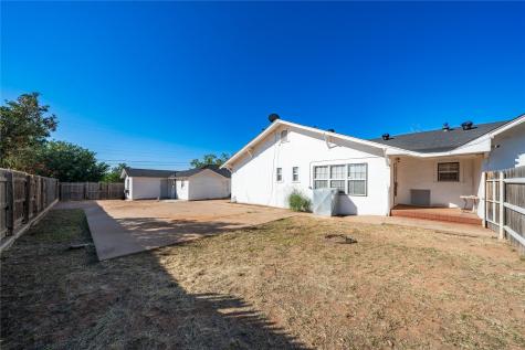 602 E Beauregard Street Rotan TX 79546