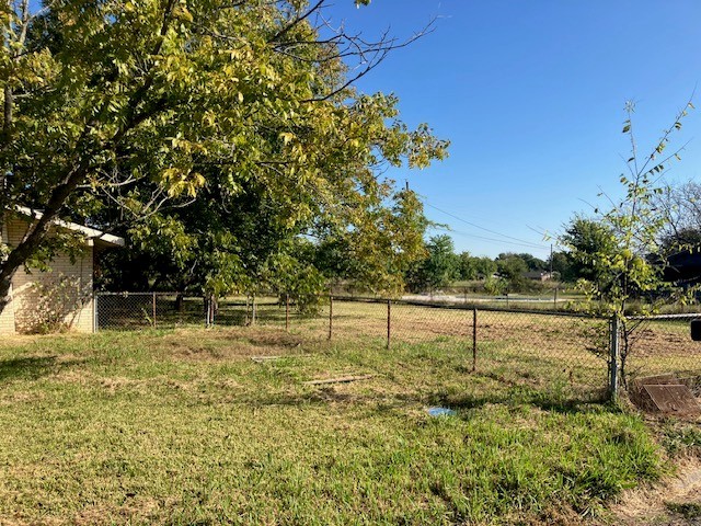 701 W 9th Clarksville TX 75426