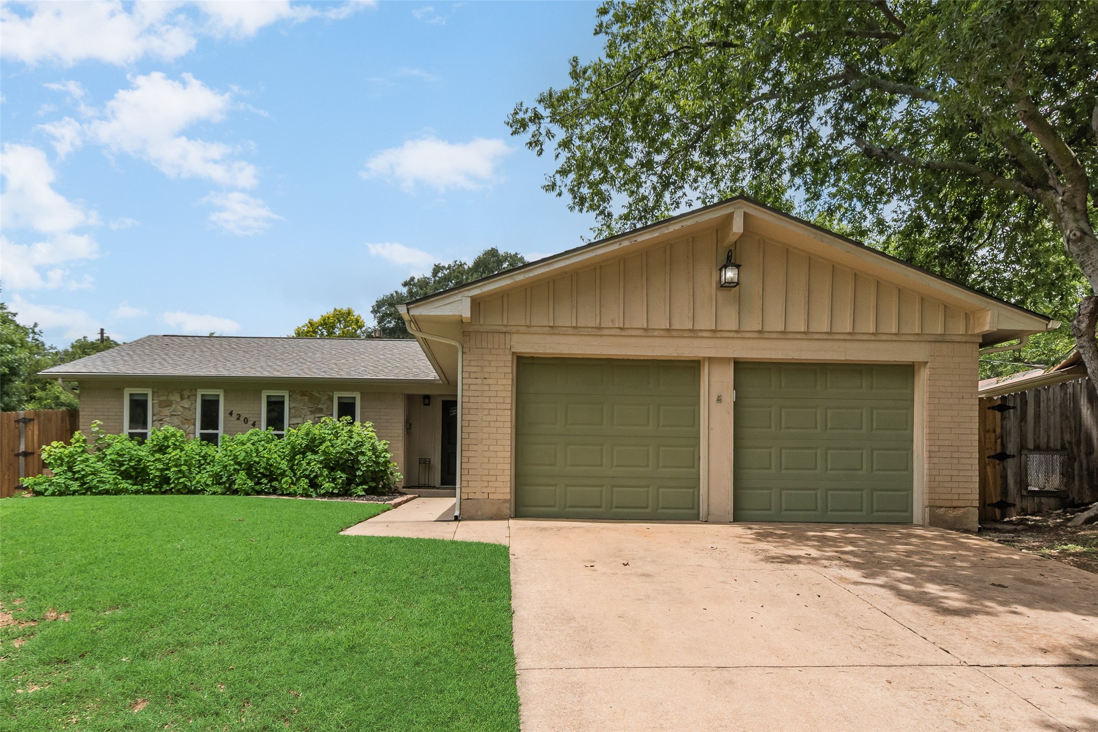 4204 Shipley Court Benbrook TX 76116