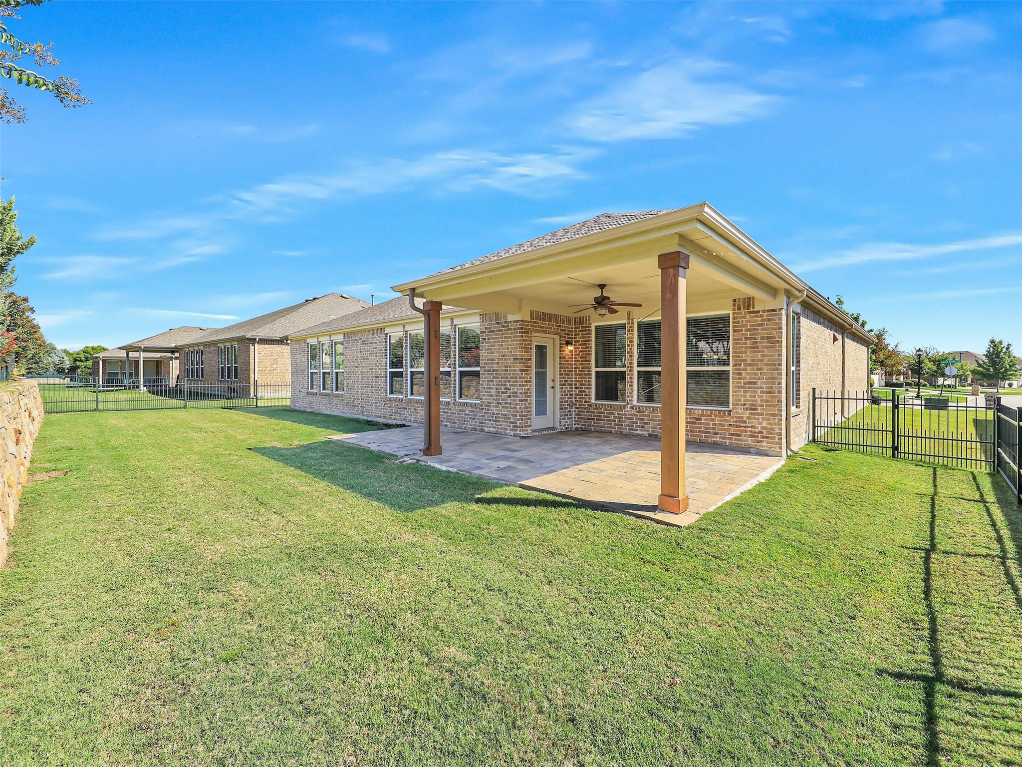 2464 Luna Vista Lane Frisco TX 75036