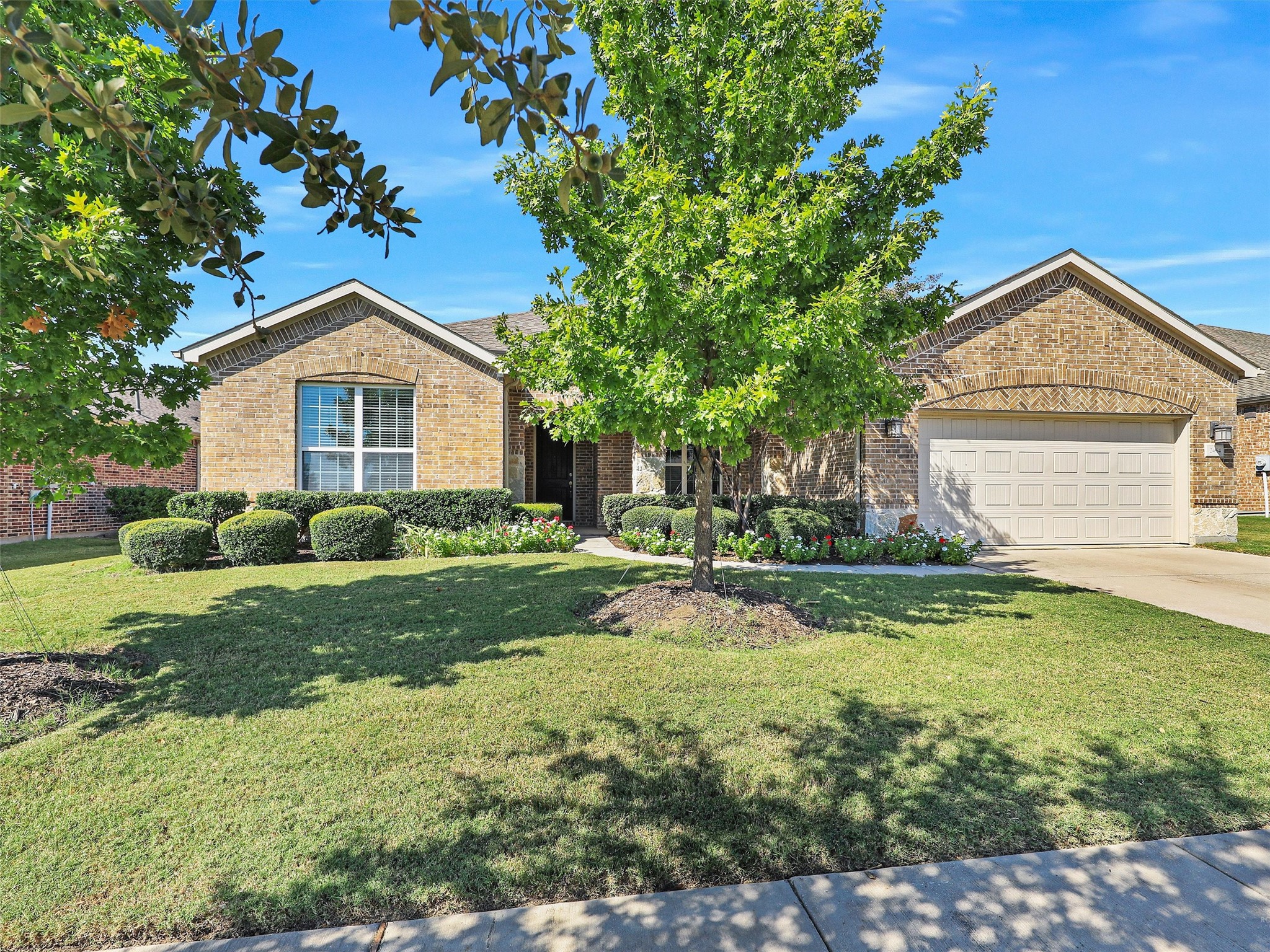 2464 Luna Vista Lane Frisco TX 75036