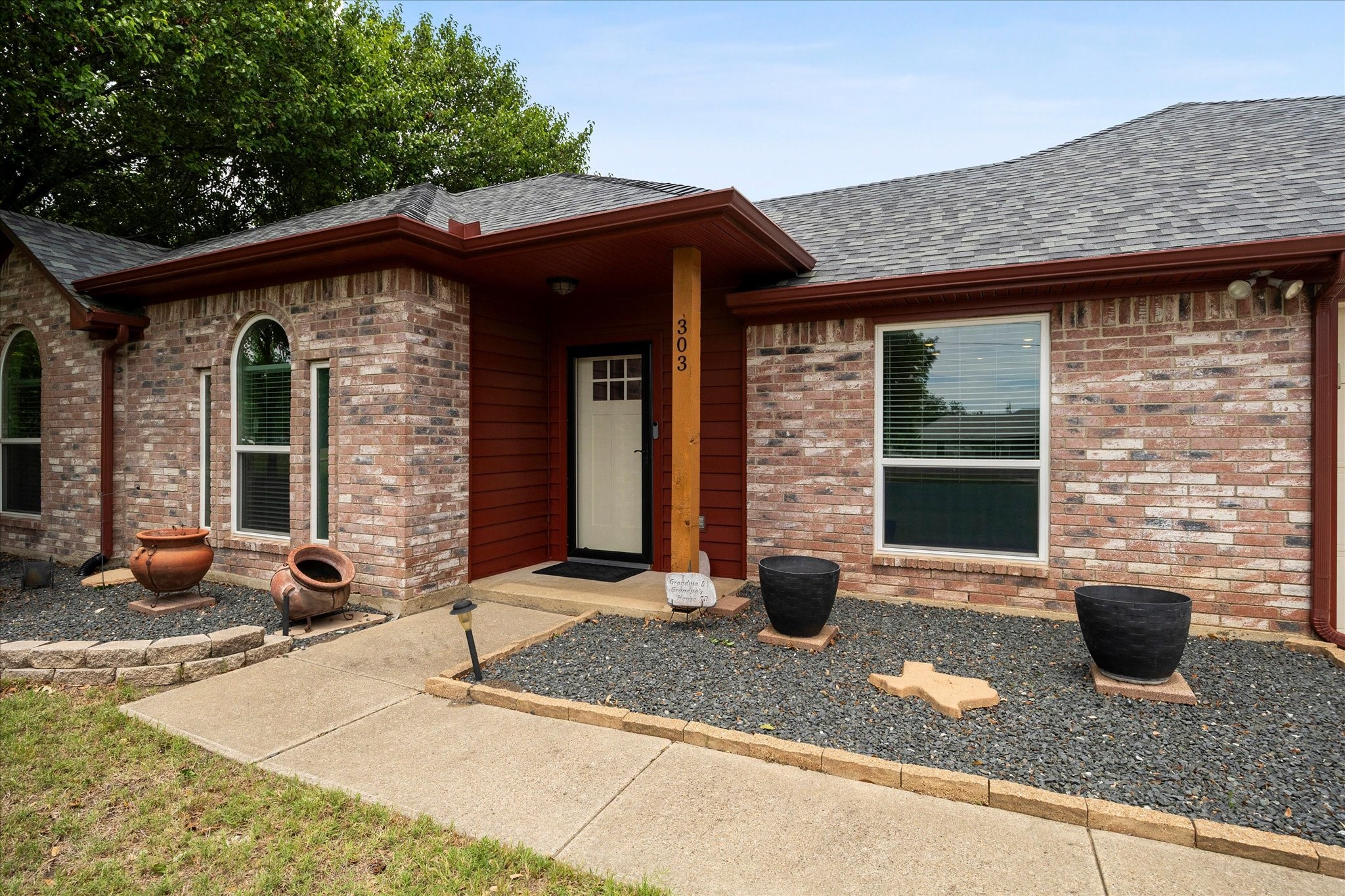 303 Anita Lane Waxahachie TX 75165
