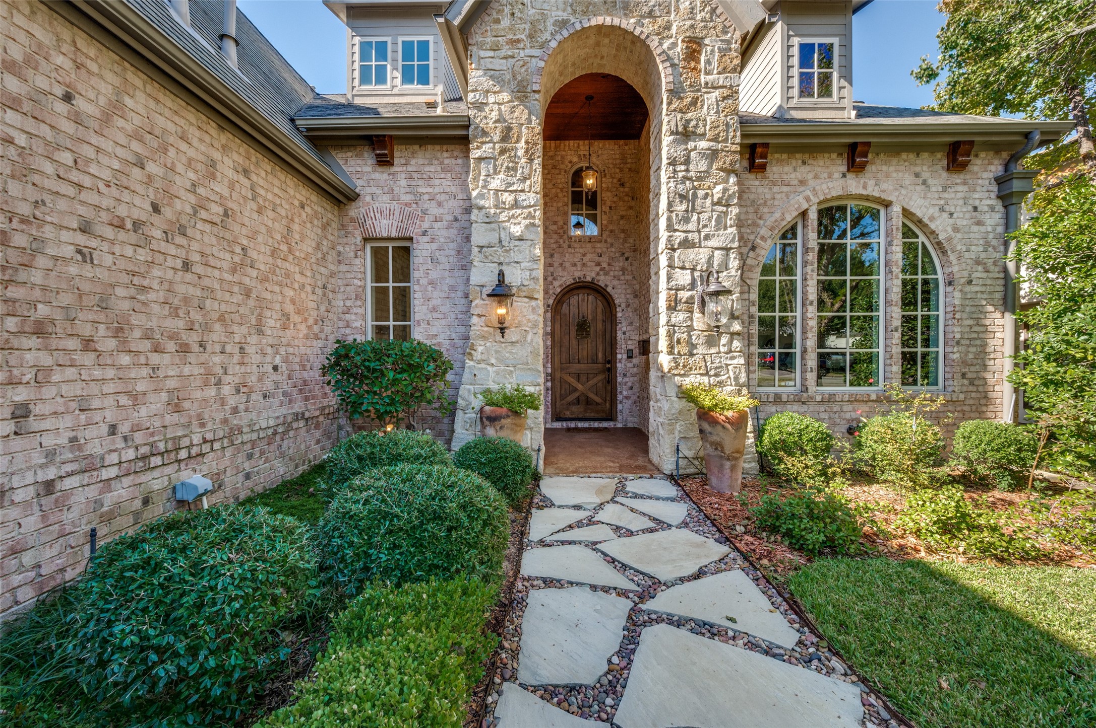 8605 Labron Avenue Dallas TX 75209