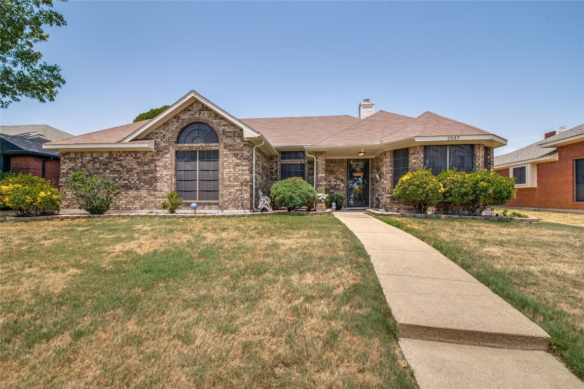 2537 Hawk Drive Mesquite TX 75181