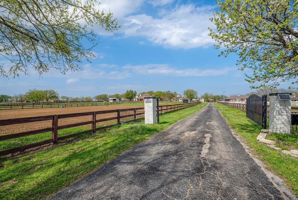 823 Frenchtown Road Argyle TX 76226