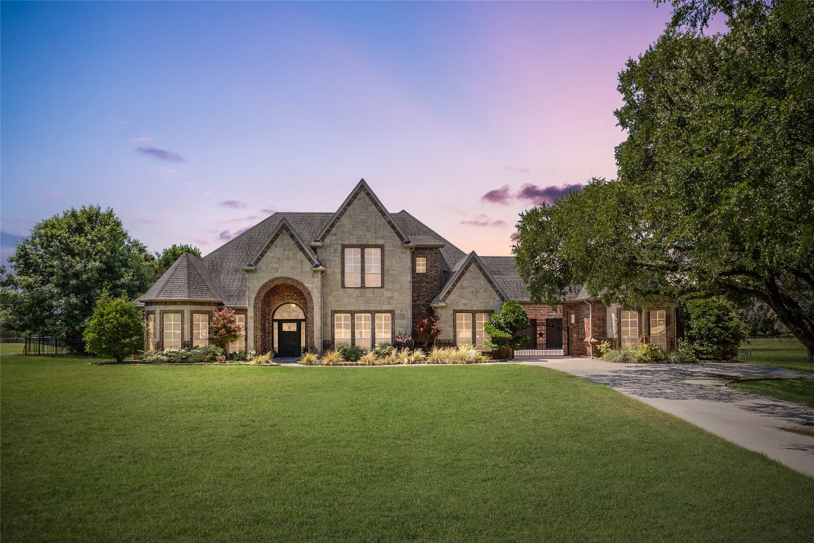8349 Ashbriar Lane Fort Worth TX 76126