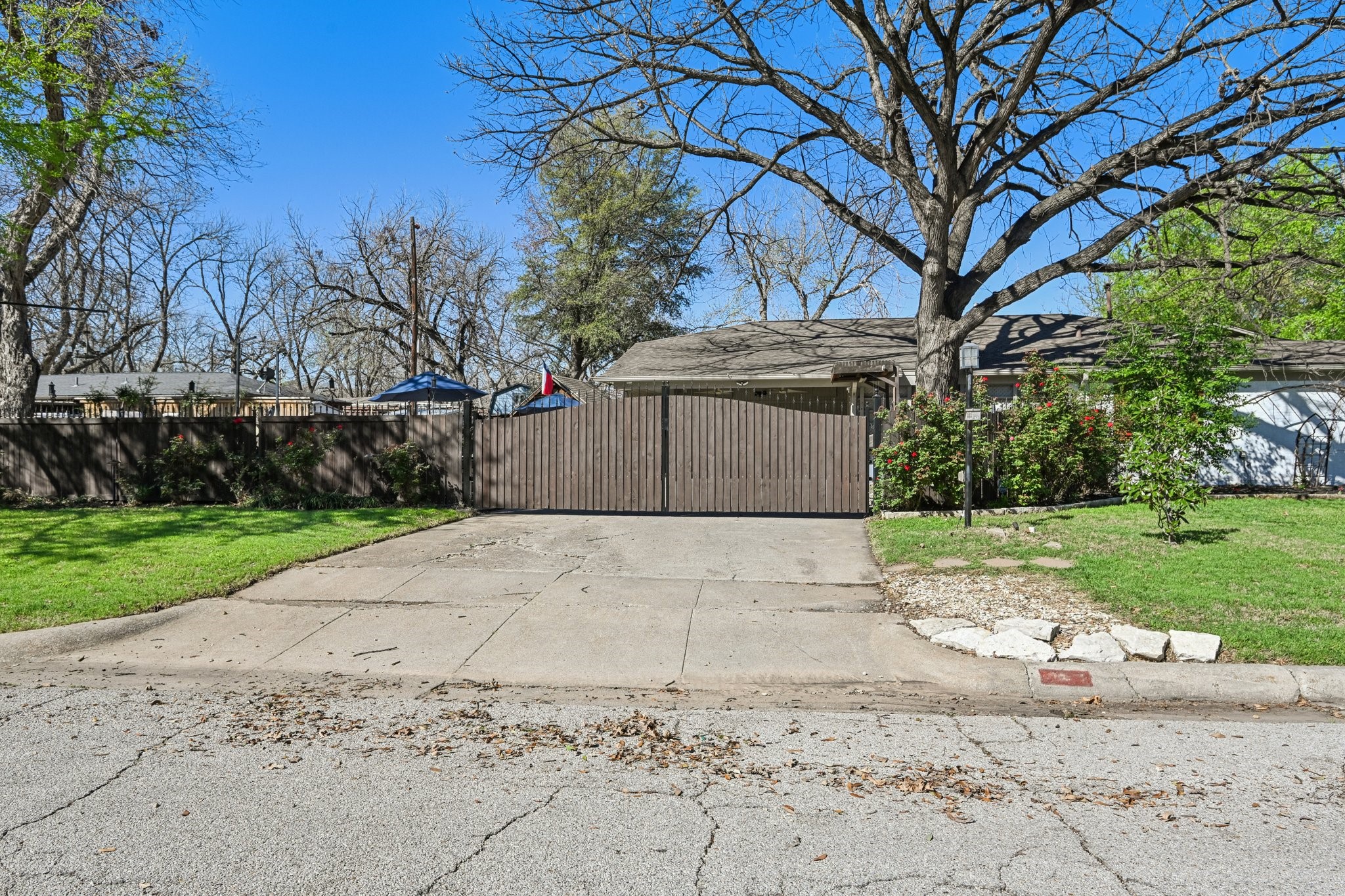 5401 Durham Avenue Fort Worth TX 76114