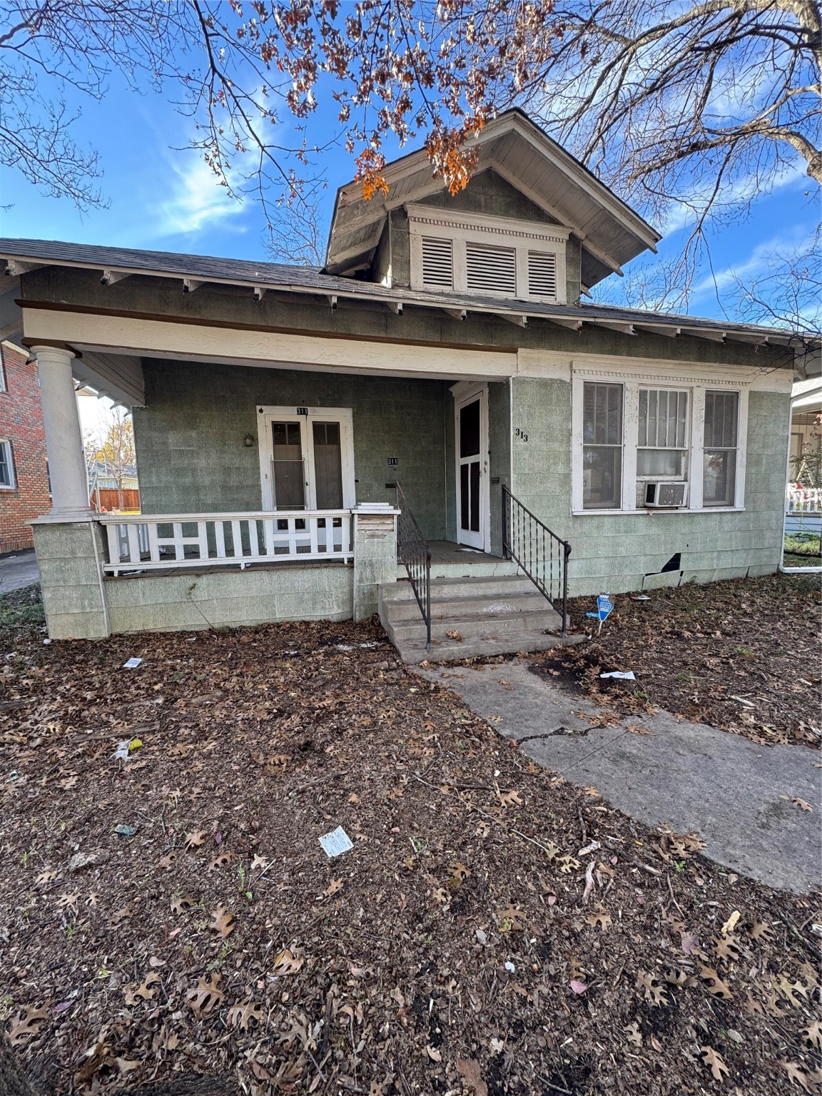 311 N Clinton Avenue Dallas TX 75208