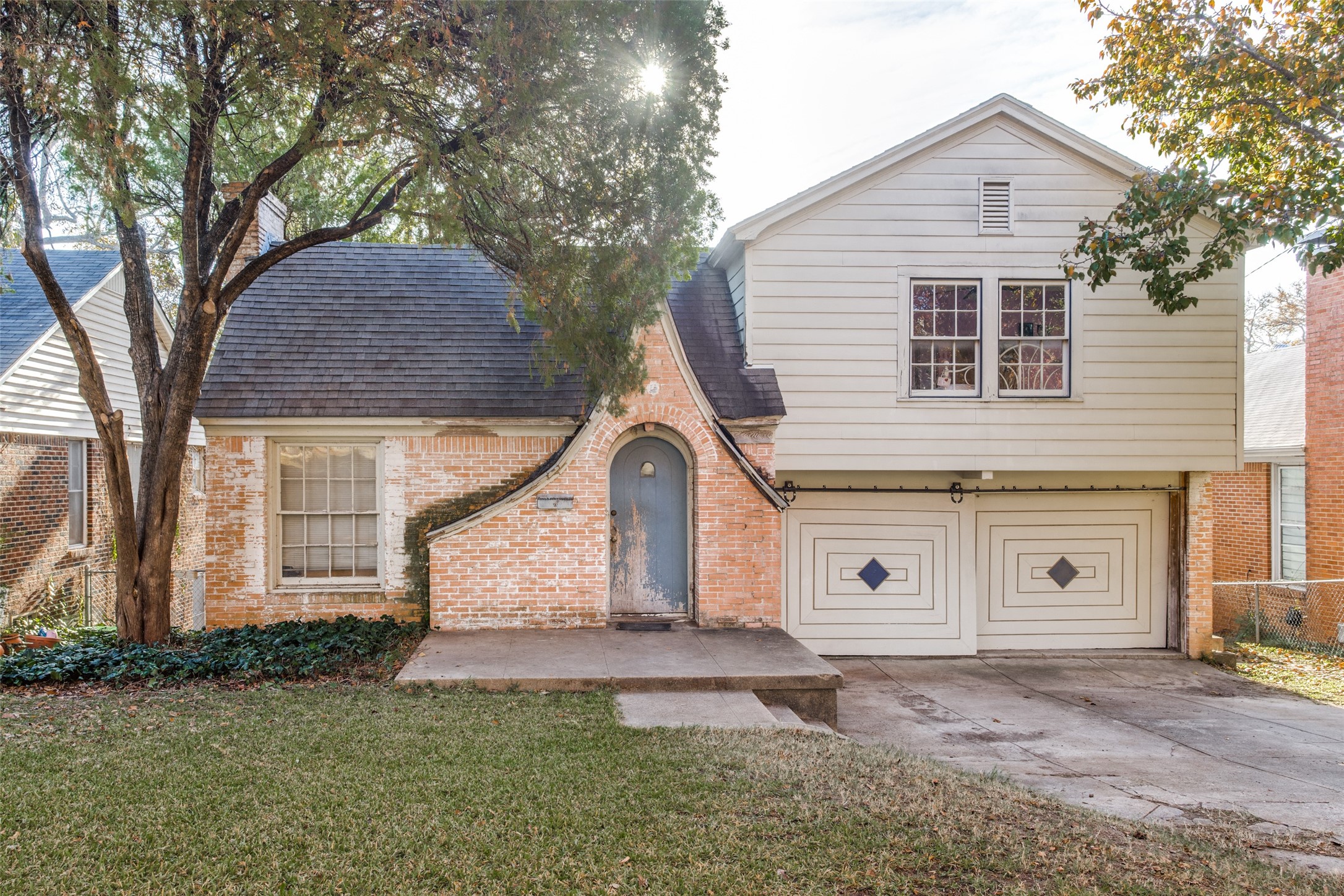 6818 Vivian Avenue Dallas TX 75223