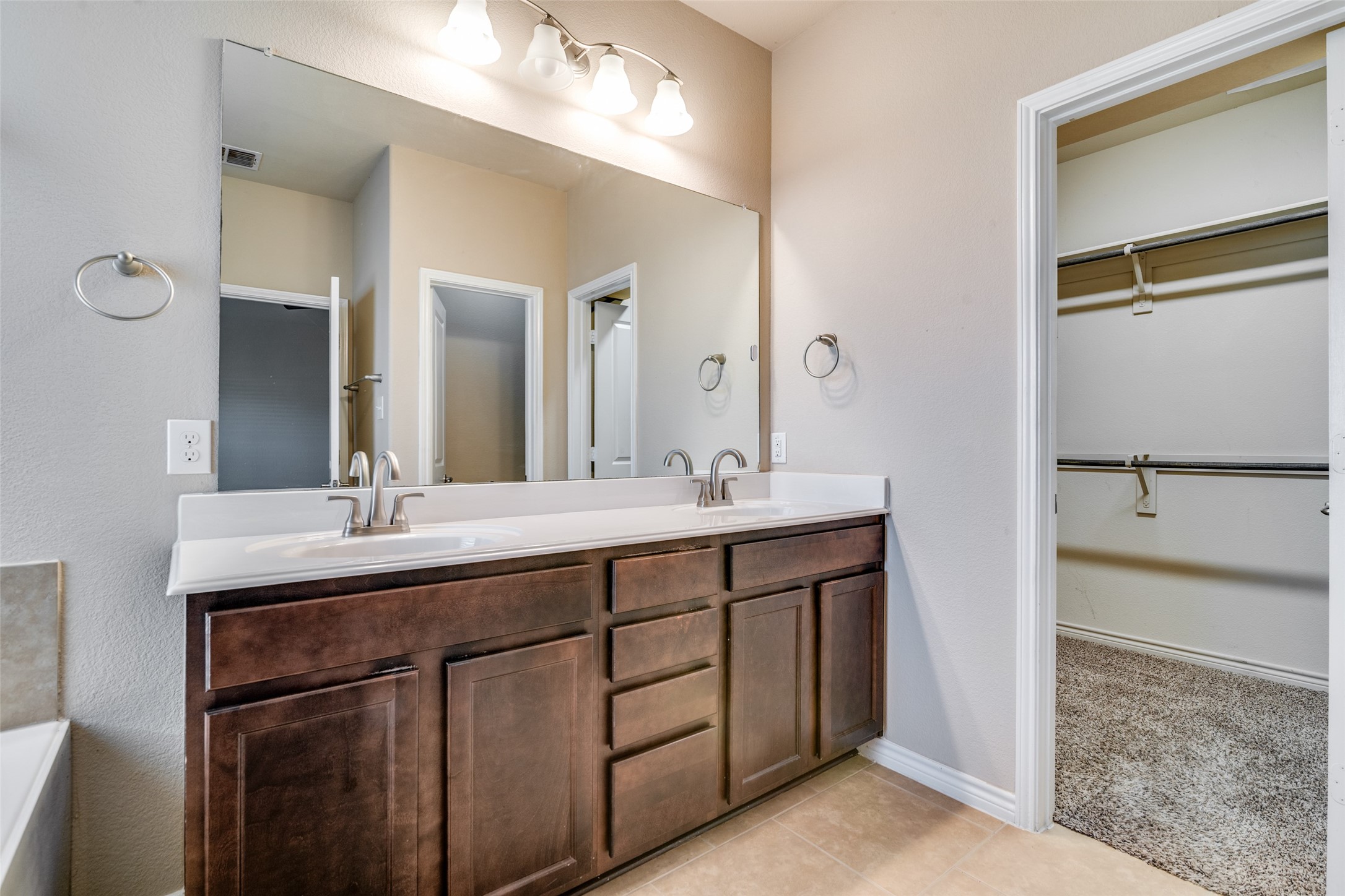 2400 Sabine Circle Royse City TX 75189