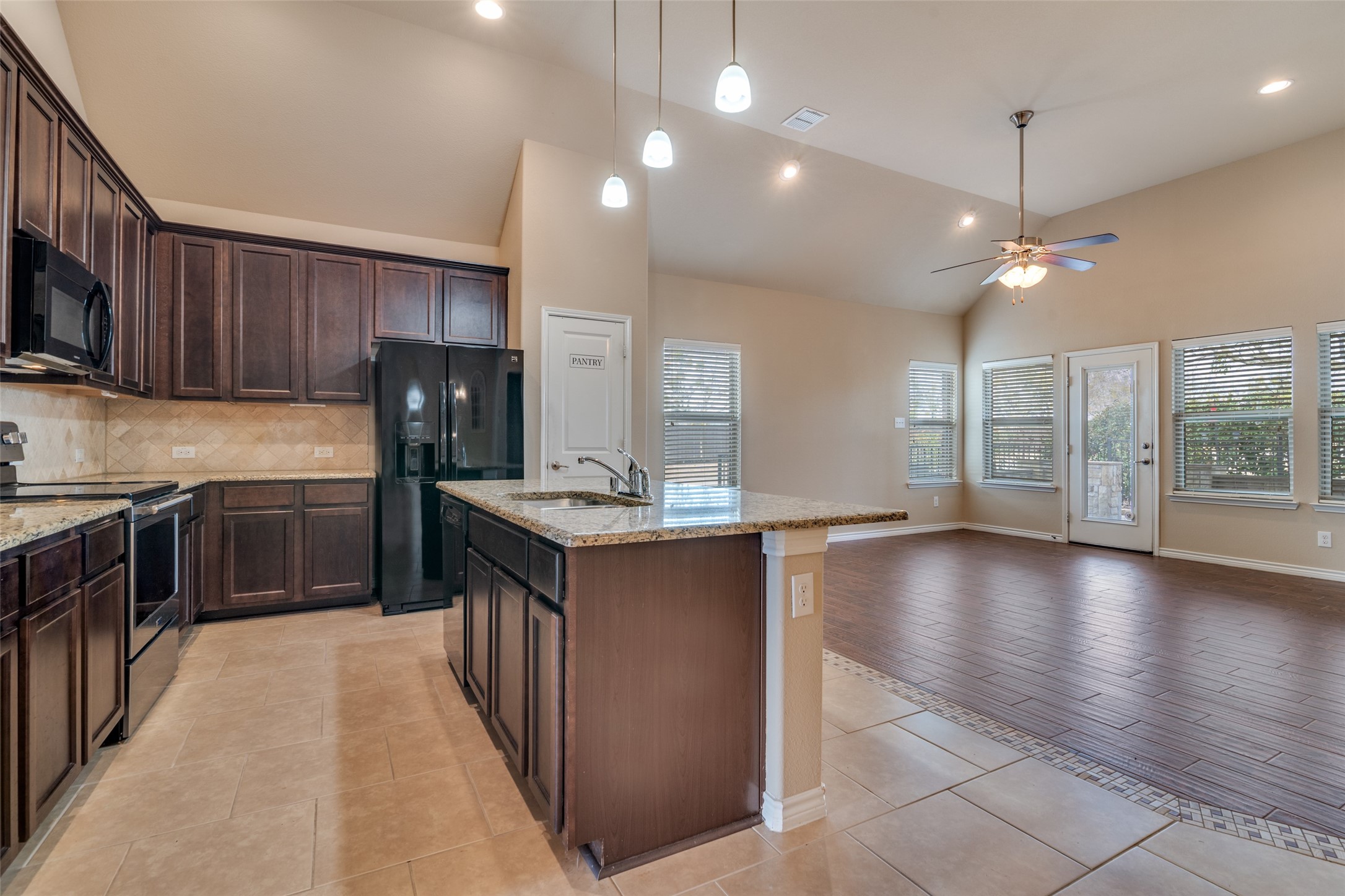 2400 Sabine Circle Royse City TX 75189