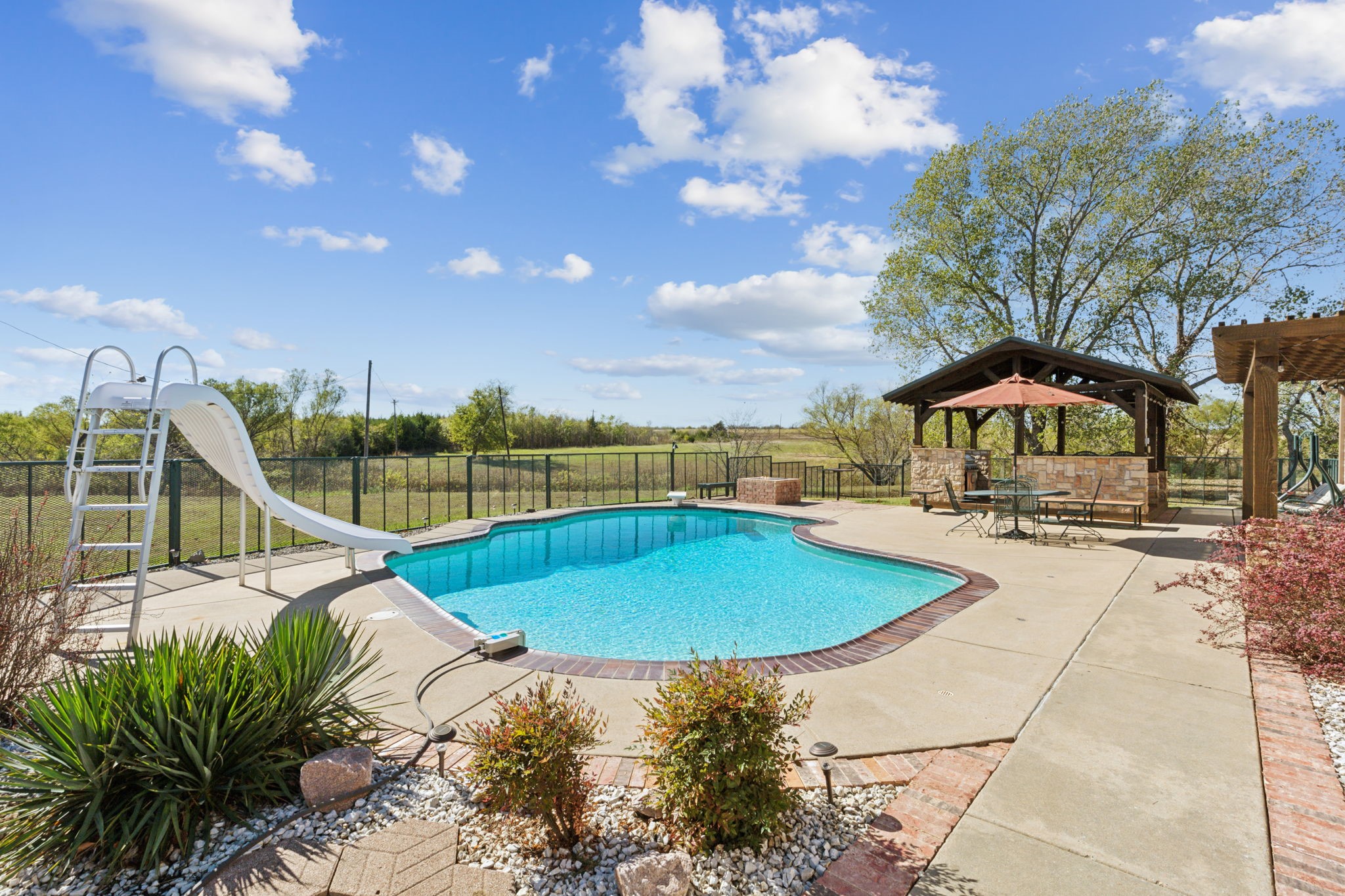 5646 County Road 2909 Dodd City TX 75438