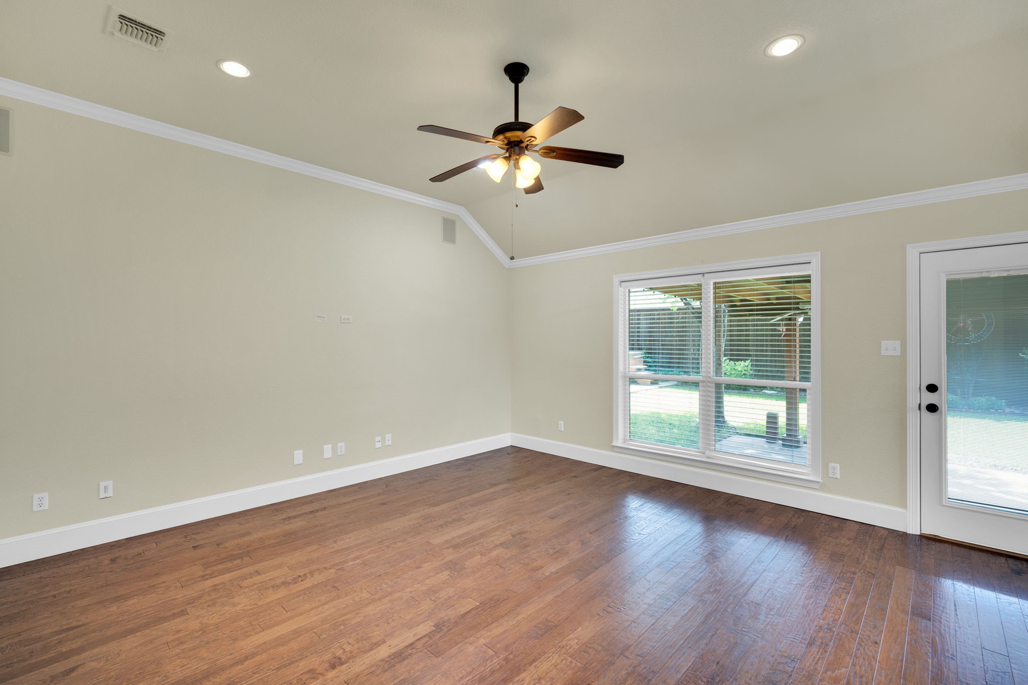 1631 Ross Drive Midlothian TX 76065